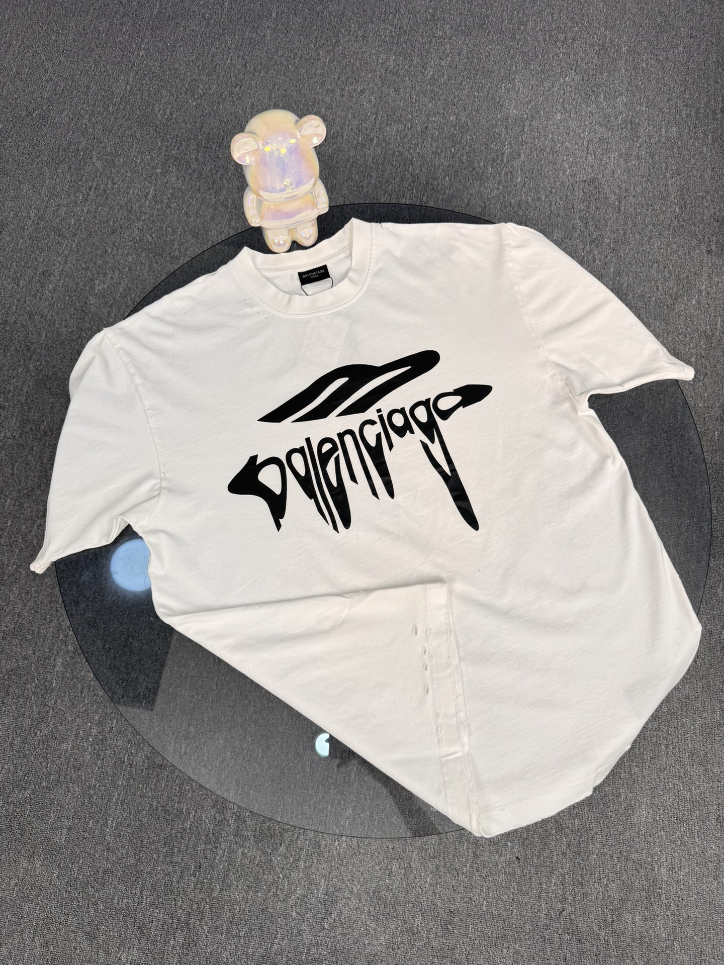 Balenciaga Camiseta de Manga Corta con Estampado de Goteo 3M para Primavera/Verano 3 i1746147049 5240 0