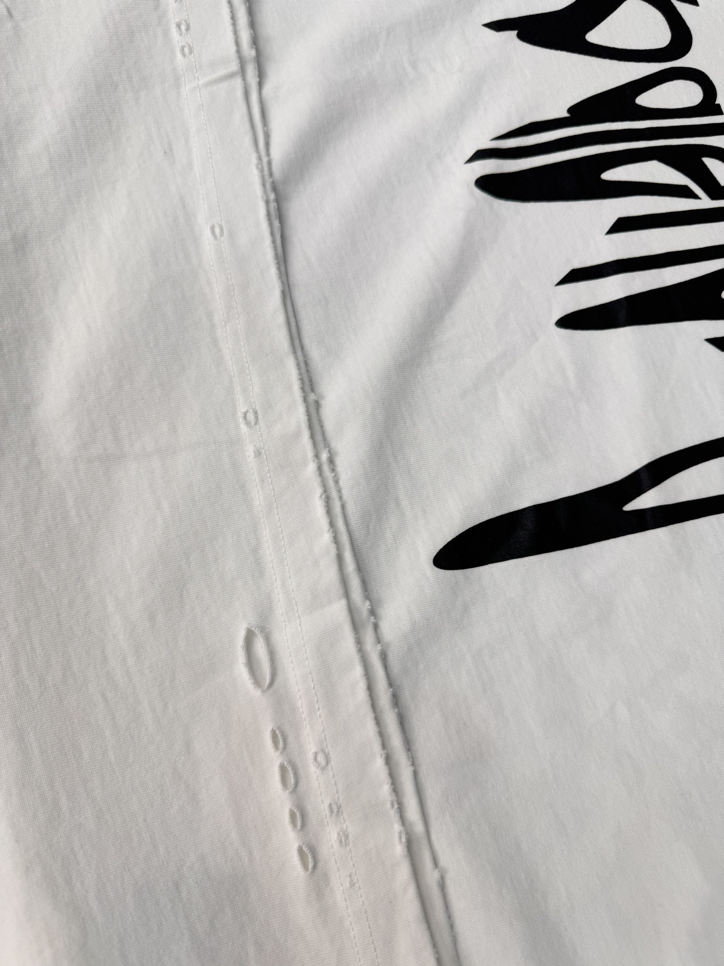 Balenciaga Camiseta de Manga Corta con Estampado de Goteo 3M para Primavera/Verano 6 i1746147050 9537 0