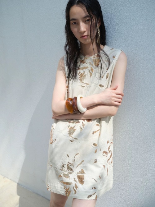 Elegant Sleeveless Linen-Blend Mini Dress with Embroidery and Beaded Accents 1 Elegant Sleeveless Linen-Blend Mini Dress with Embroidery and Beaded Accents