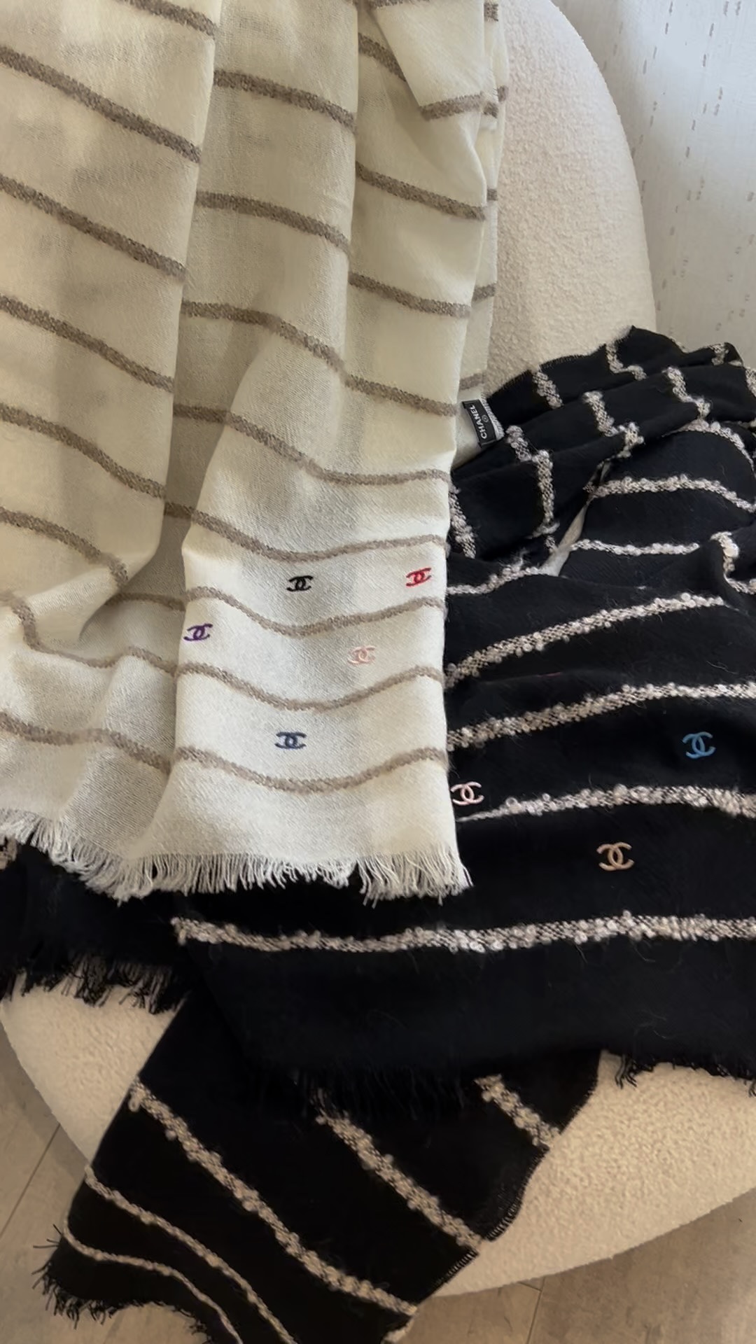 The stripes are hand -made woolen woolen inlaid, \n texture is super