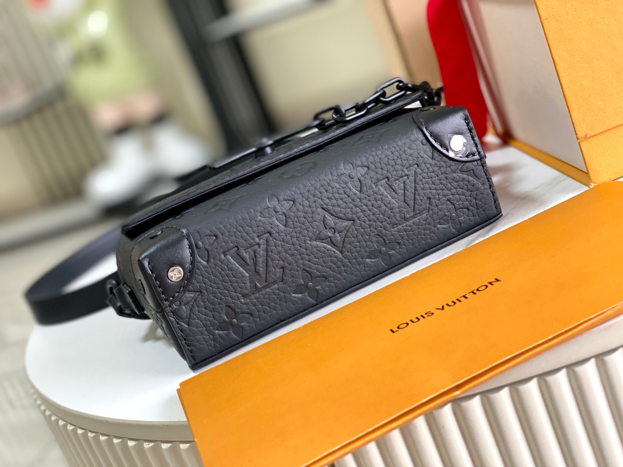 Louis Vuitton Haute Couture Classic Luxury Handbag Shoulder Crossbody 5