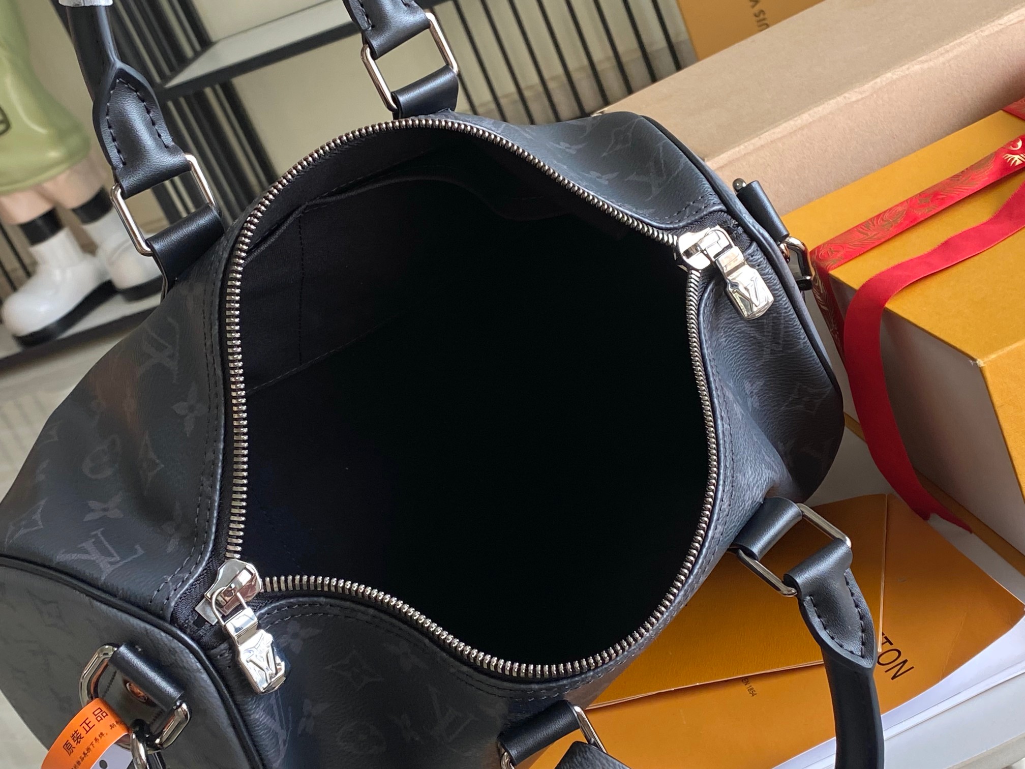 Louis Vuitton M46655 Leather Duffle Bag with Full Packaging - 33x21x16CM 10 a1695019906398 2847