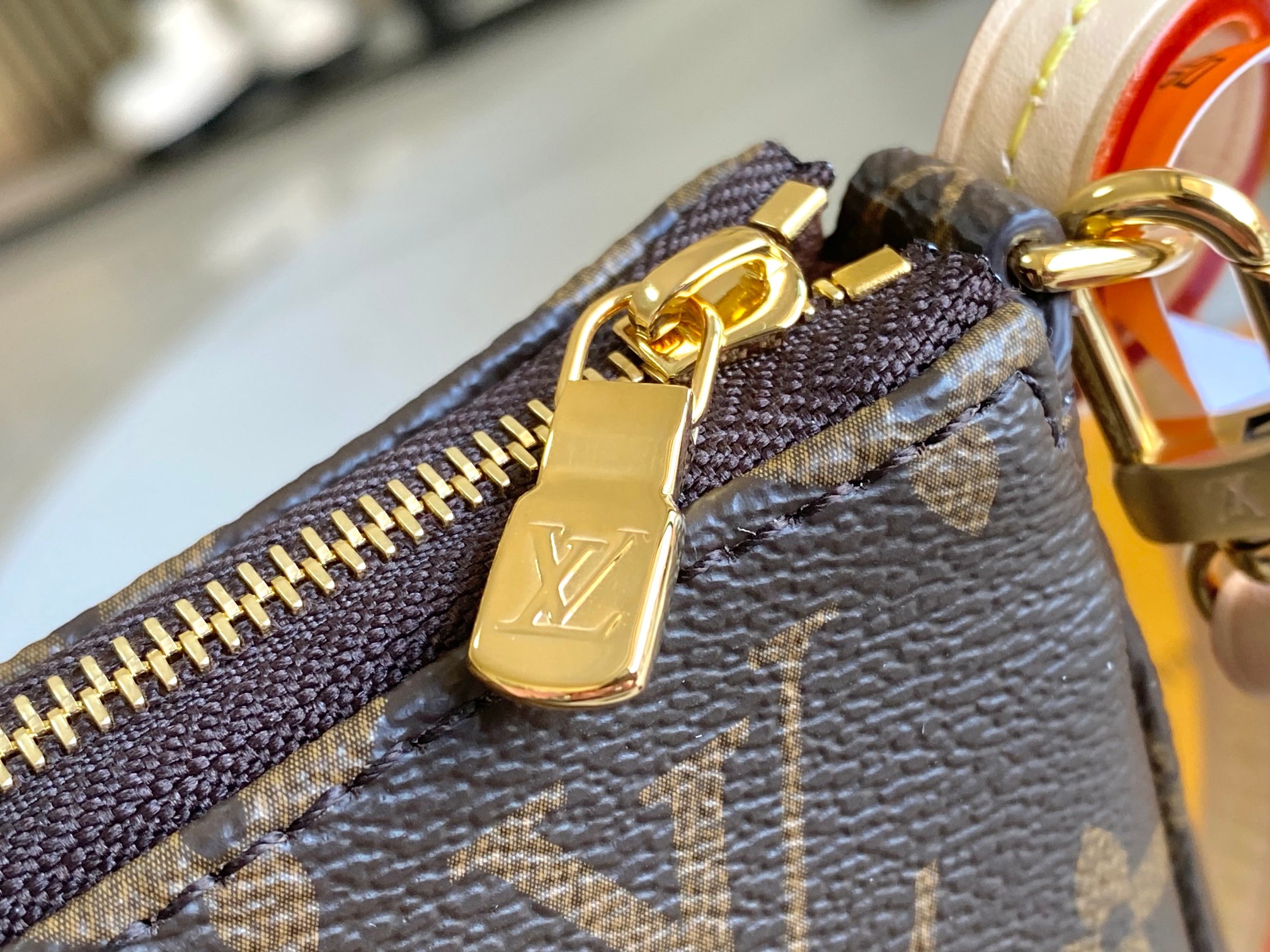 Louis Vuitton Haute Couture Classic Luxury Handbag Shoulder Crossbody 5