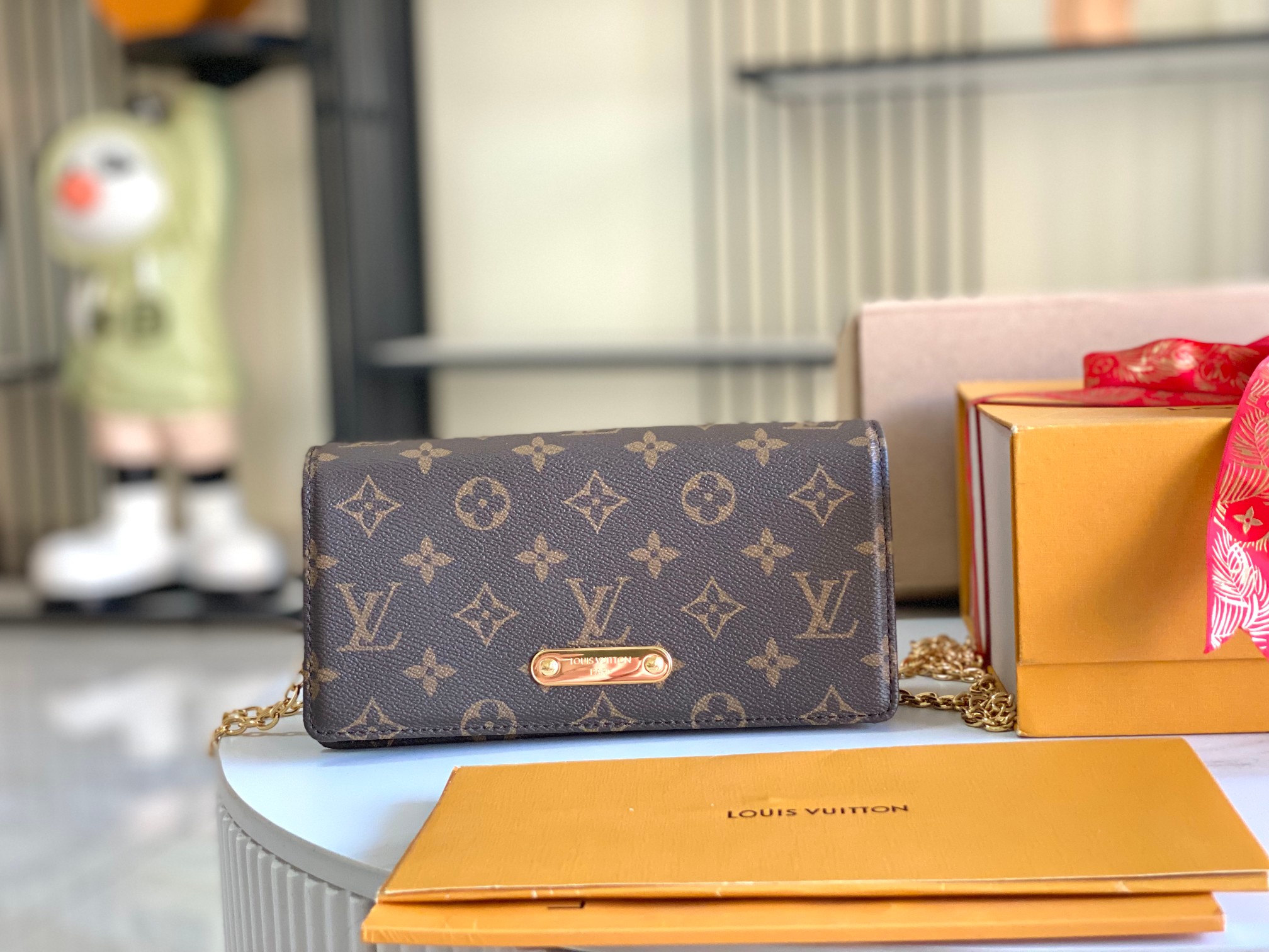 Louis Vuitton Haute Couture Classic Luxury Handbag Shoulder Crossbody 2