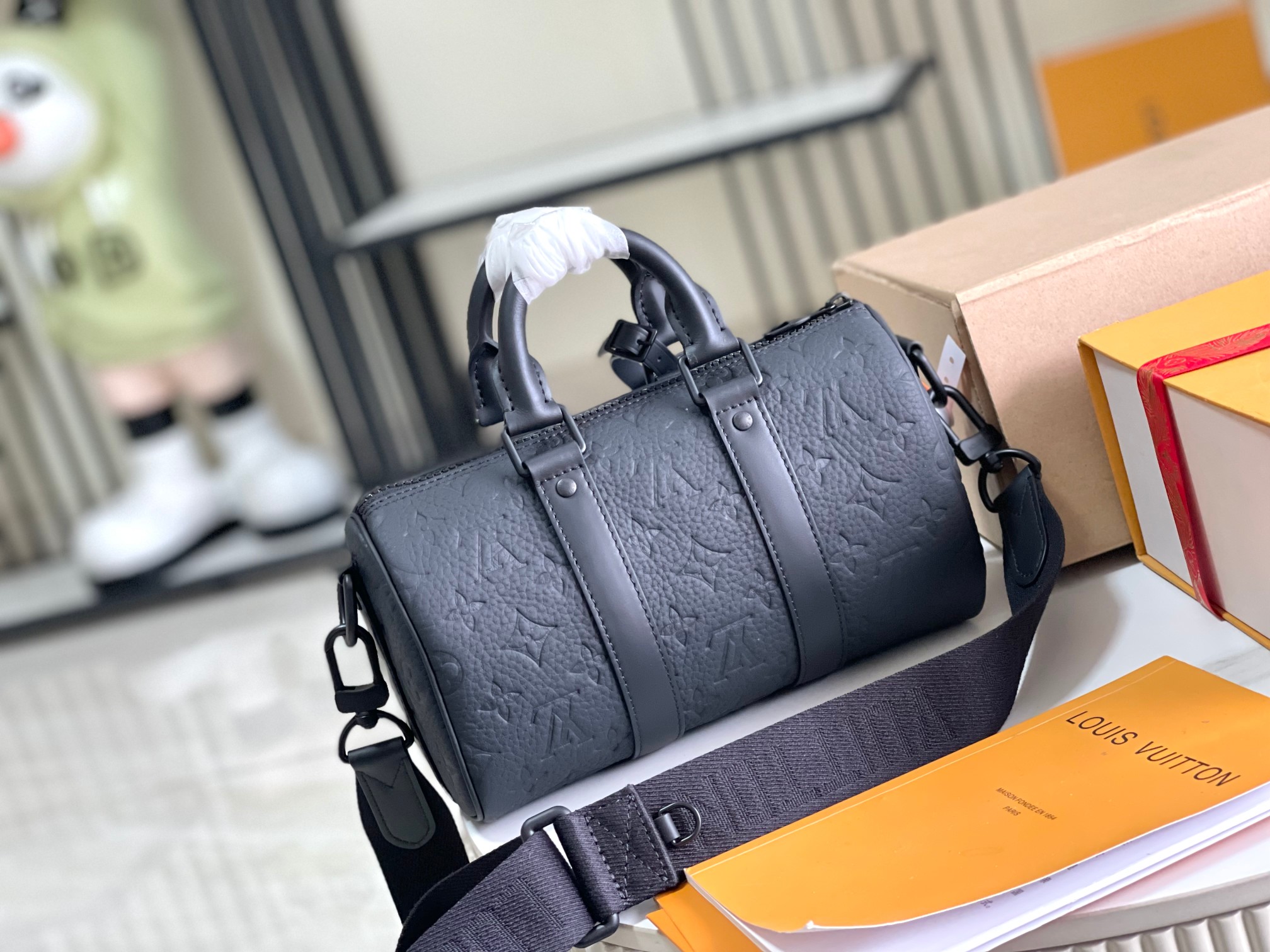 Louis Vuitton Haute Couture Classic Luxury Handbag Shoulder Crossbody 4