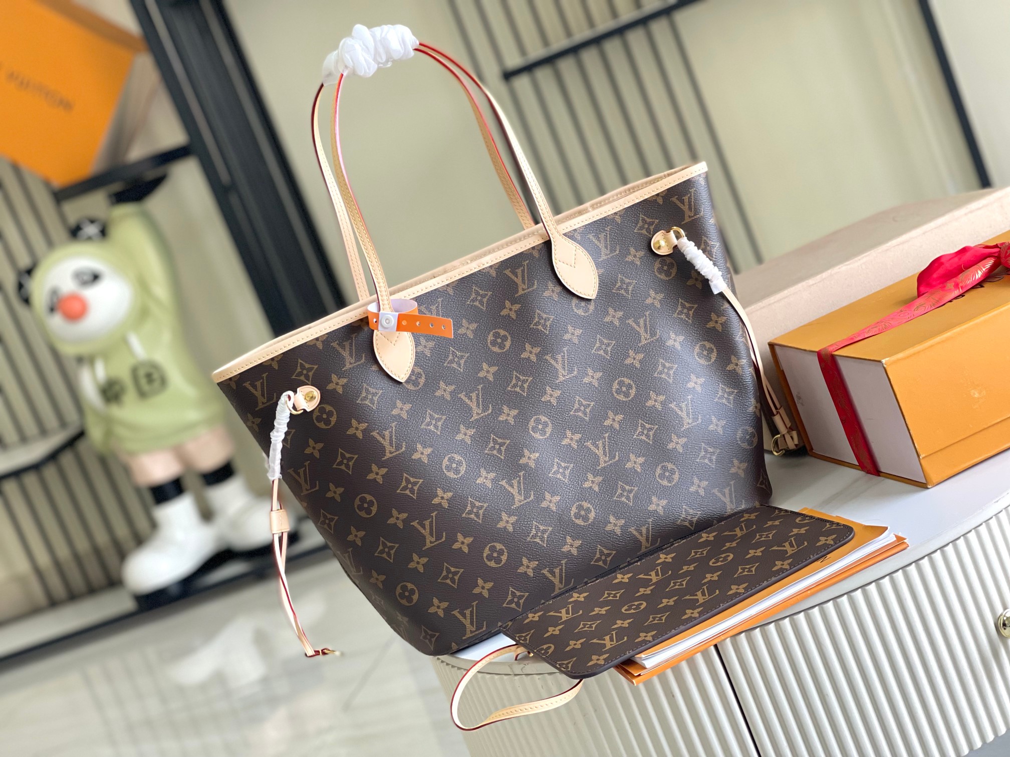 Louis Vuitton Haute Couture Classic Luxury Handbag Shoulder Crossbody 2