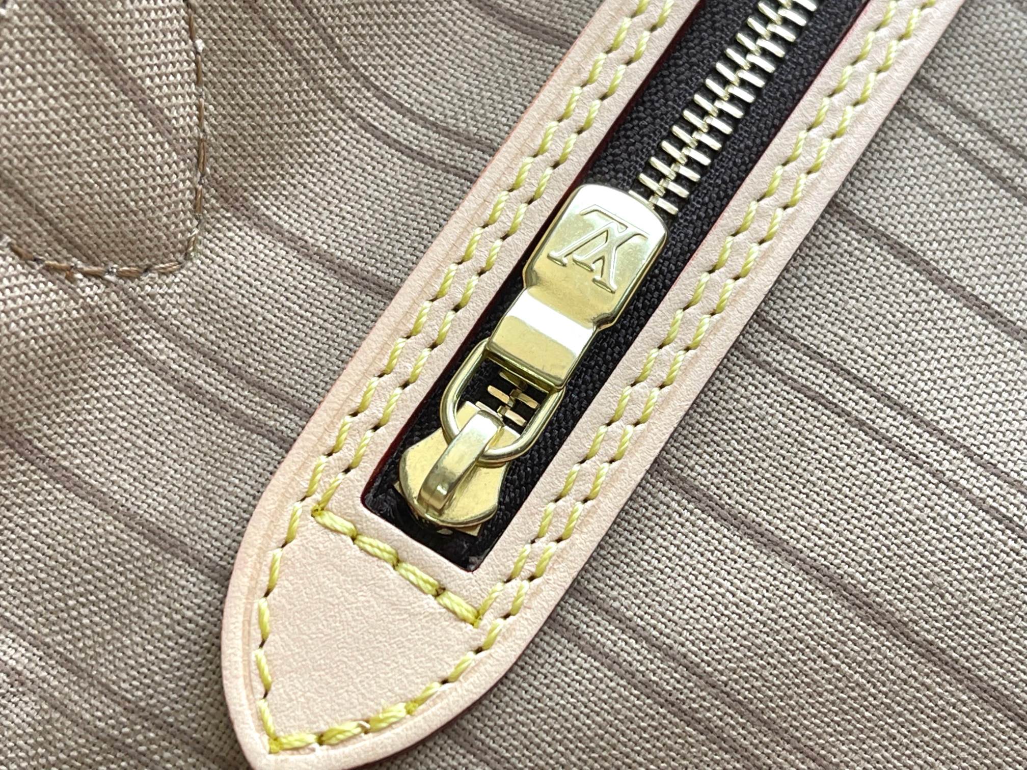 Louis Vuitton Haute Couture Classic Luxury Handbag Shoulder Crossbody 7