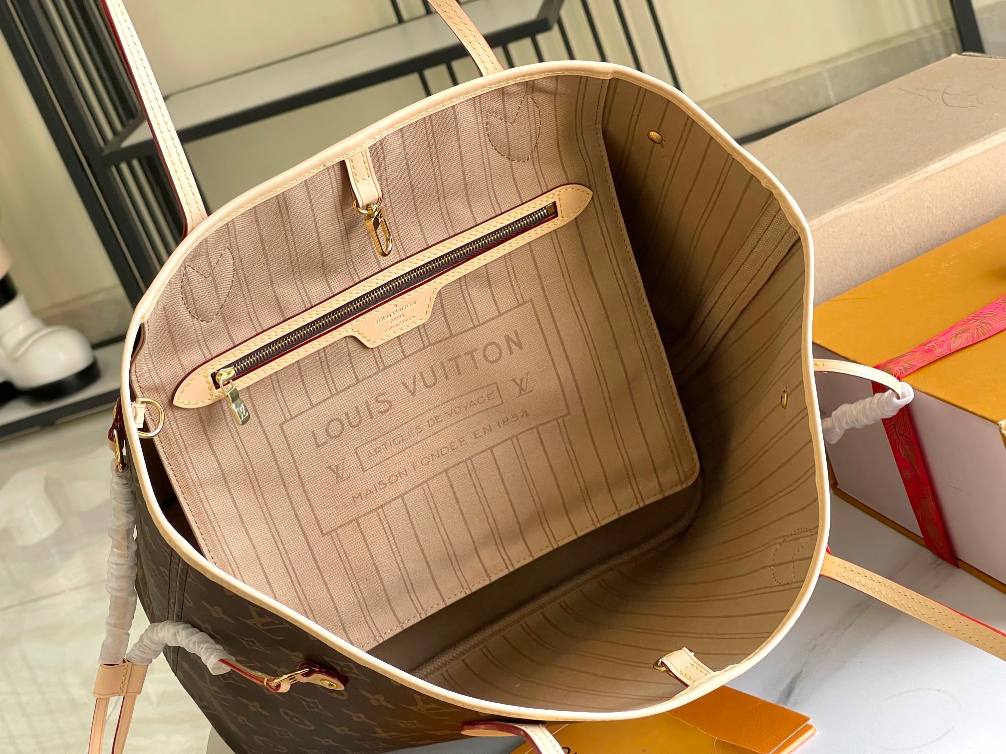 Louis Vuitton Haute Couture Classic Luxury Handbag Shoulder Crossbody 9
