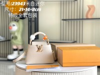 【LV】Special grade comes with a full set of packaging💰【Special grade chip boutique original leather M23943 mini off-white floral gold buckle】This Capucines BB handbag is made of full-grain cow leather to shape the compact size of the Capucines series, with LV letters, iconic side rings and Monogram floral flap. Detailed features 21 x 14 x 8 cm (length x height x width) 1 【LV】Special grade comes with a full set of packaging💰【Special grade chip boutique original leather M23943 mini off-white floral gold buckle】This Capucines BB handbag is made of full-grain cow leather to shape the compact size of the Capucines series, with LV letters, iconic side rings and Monogram floral flap. Detailed features 21 x 14 x 8 cm (length x height x width)