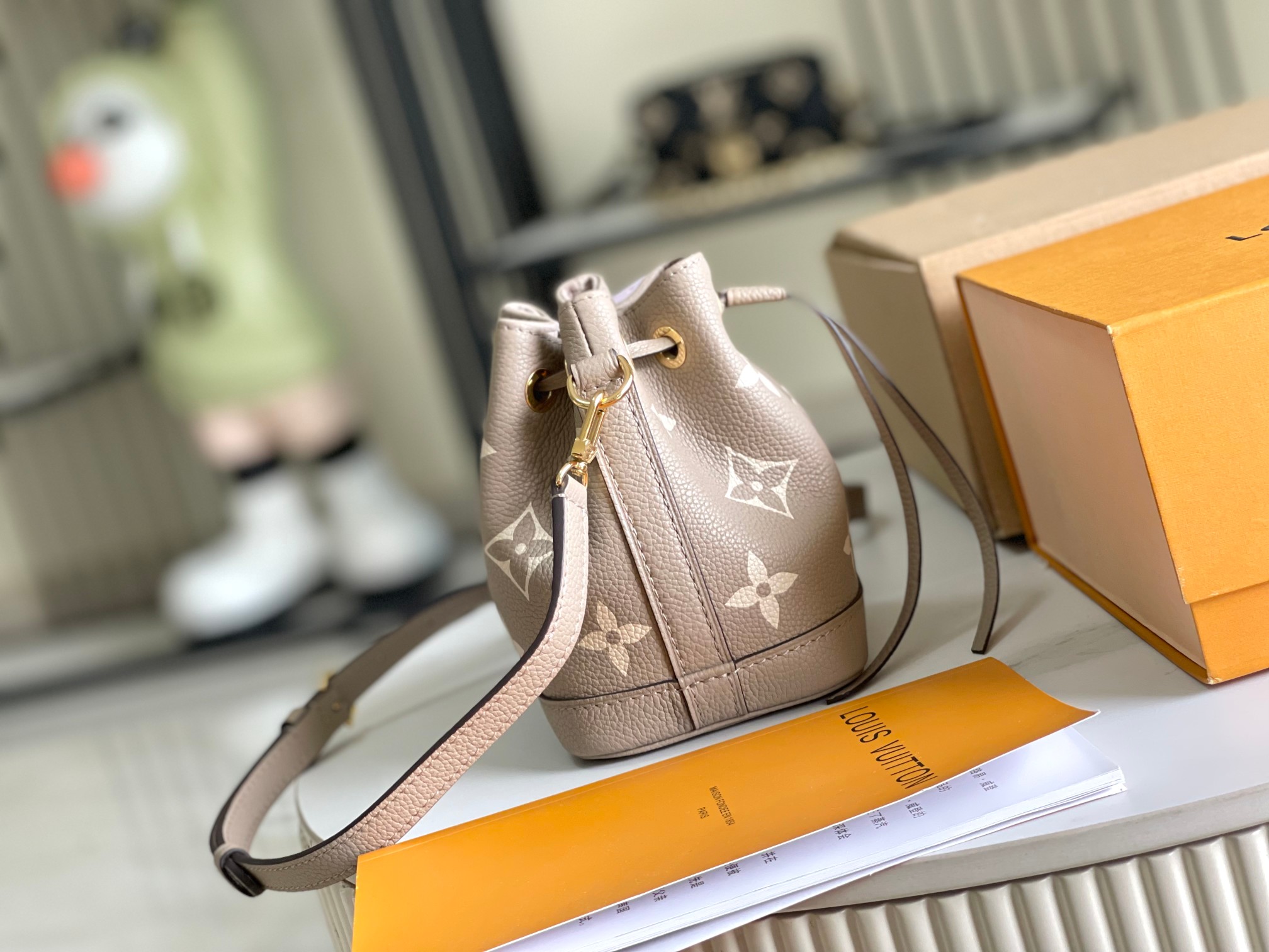 Louis Vuitton Gray Leather Bucket Bag, 13x16x10cm, M46291, Full Set 4 a1721550013293 2006