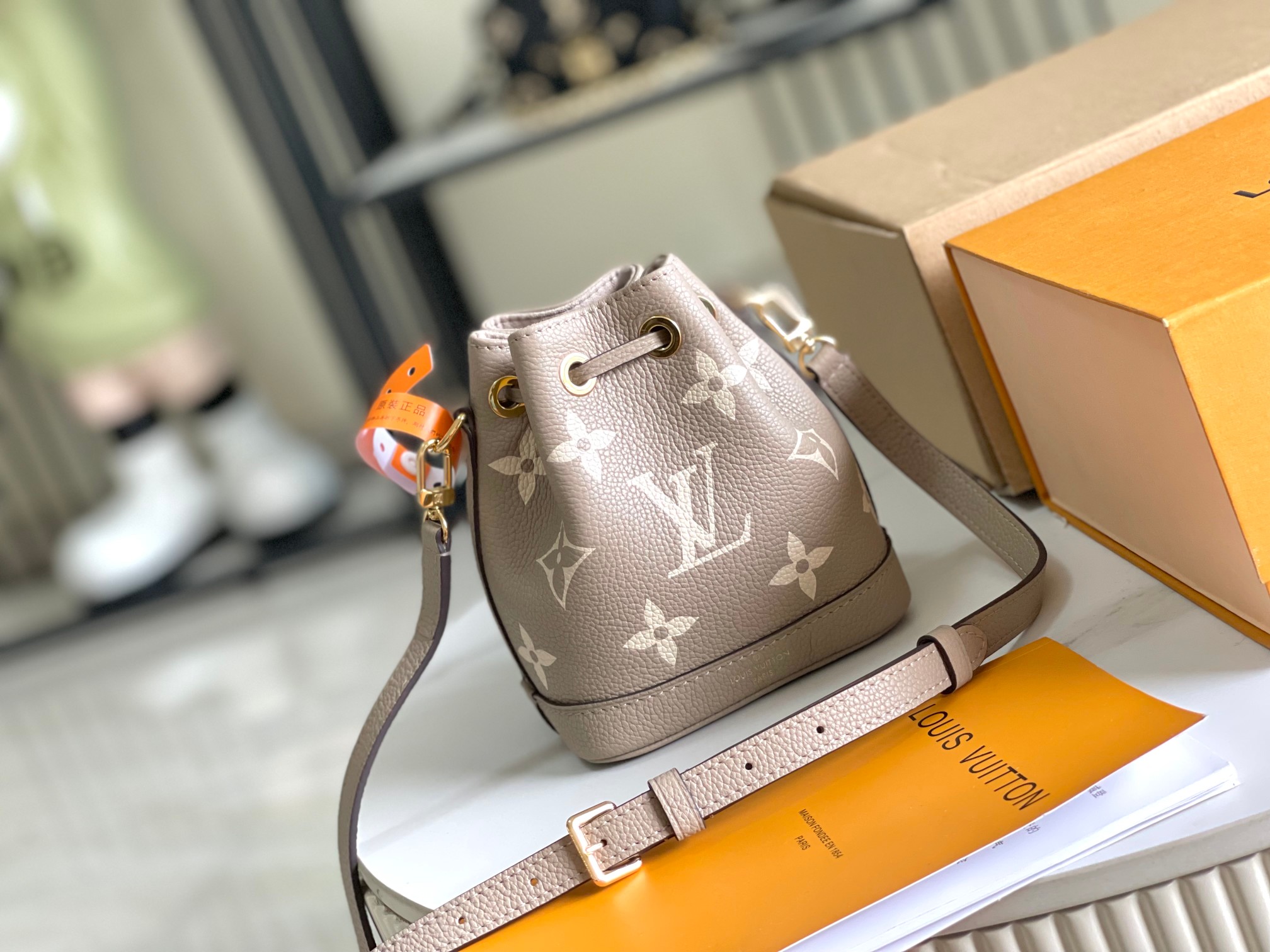 Louis Vuitton Gray Leather Bucket Bag, 13x16x10cm, M46291, Full Set 5 a1721550013598 8601