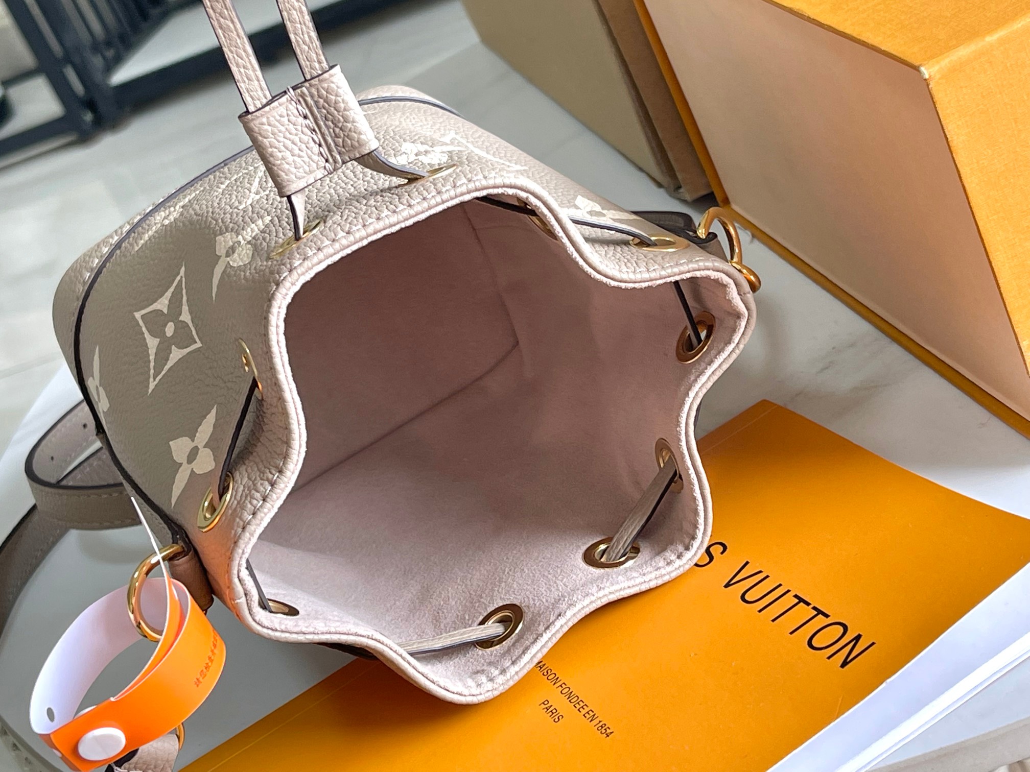 Louis Vuitton Gray Leather Bucket Bag, 13x16x10cm, M46291, Full Set 10 a1721550026654 1101
