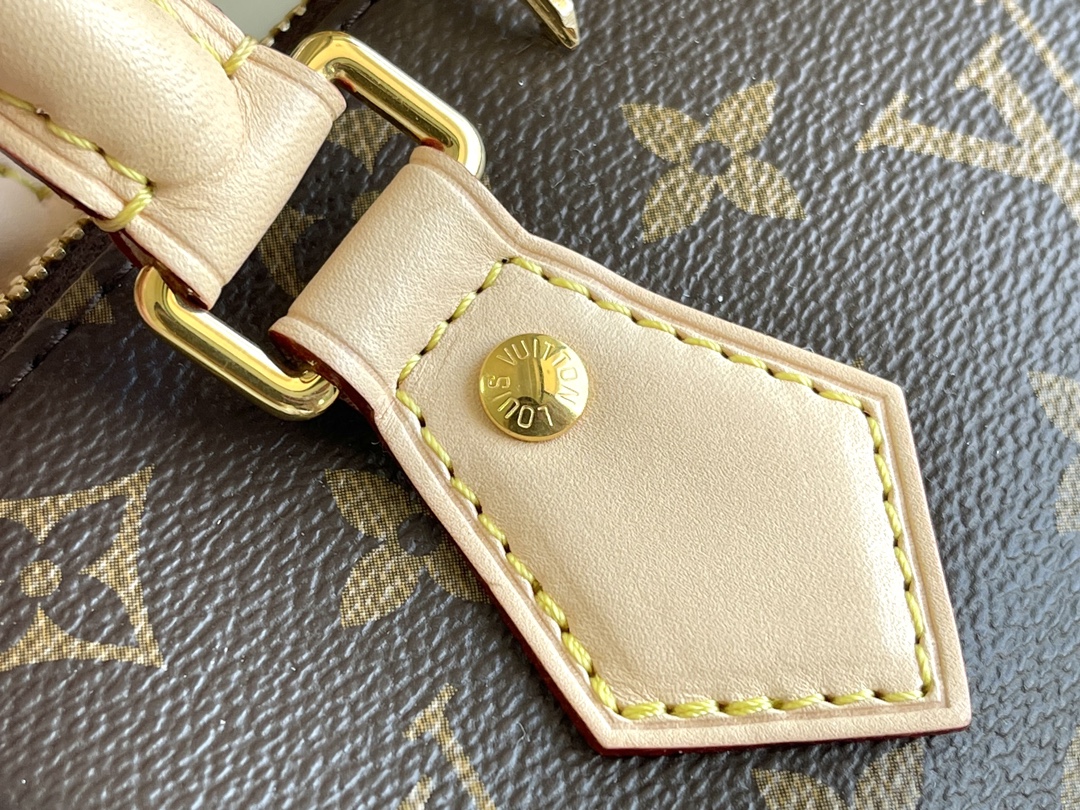 p1050。（163 芯片）特级配全套包装【特级全钢五金 原厂皮】M46234 皮肩带 皮料是意大利A级皮料是在于品质、五金、面料、手工、油边、A级出品、图片跟产品一致丶配全套包装.尺寸:20.5x13x12CM 