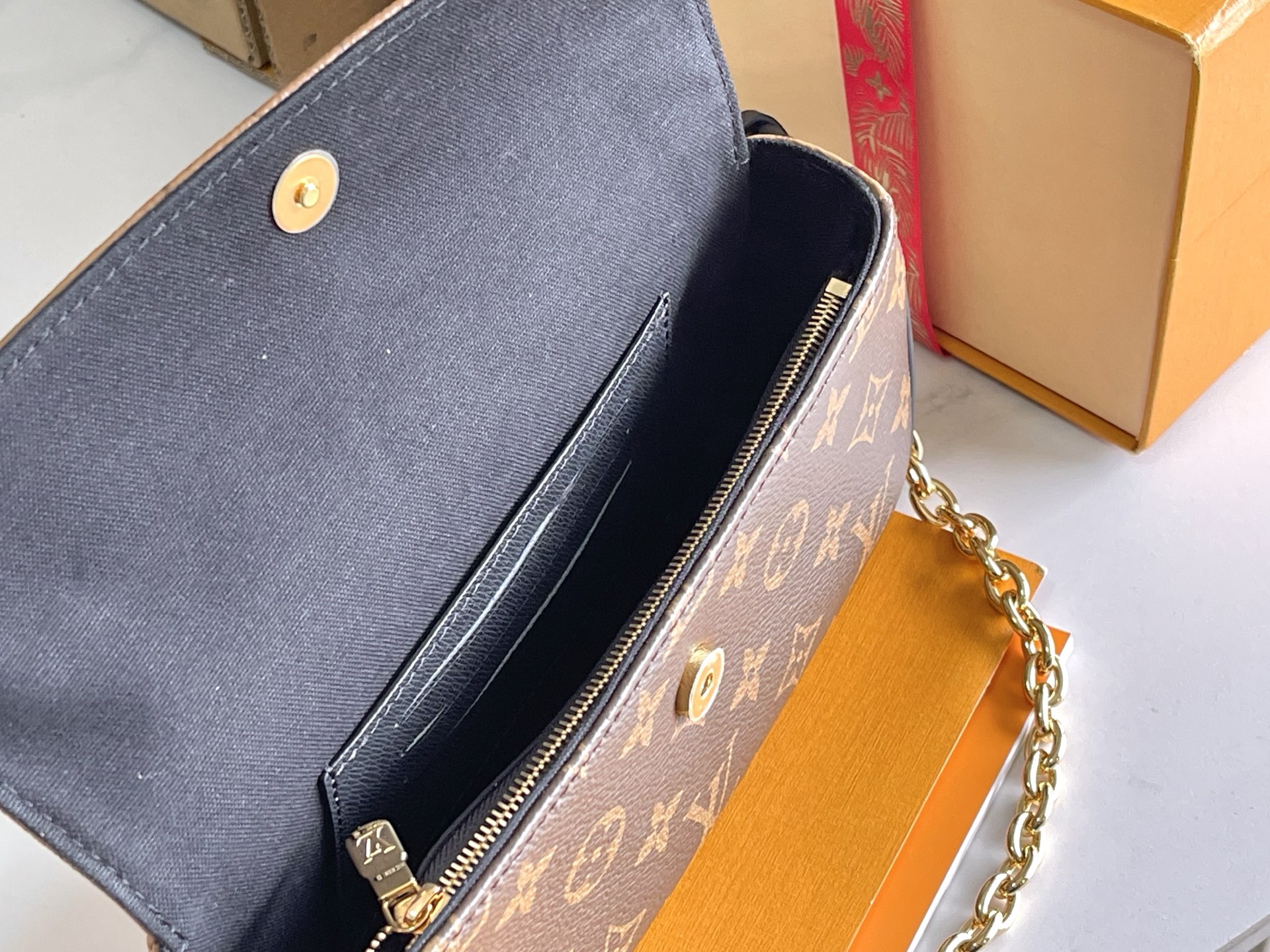 特級全鋼五金の高品質イタリアンレザー製ハンドバッグ