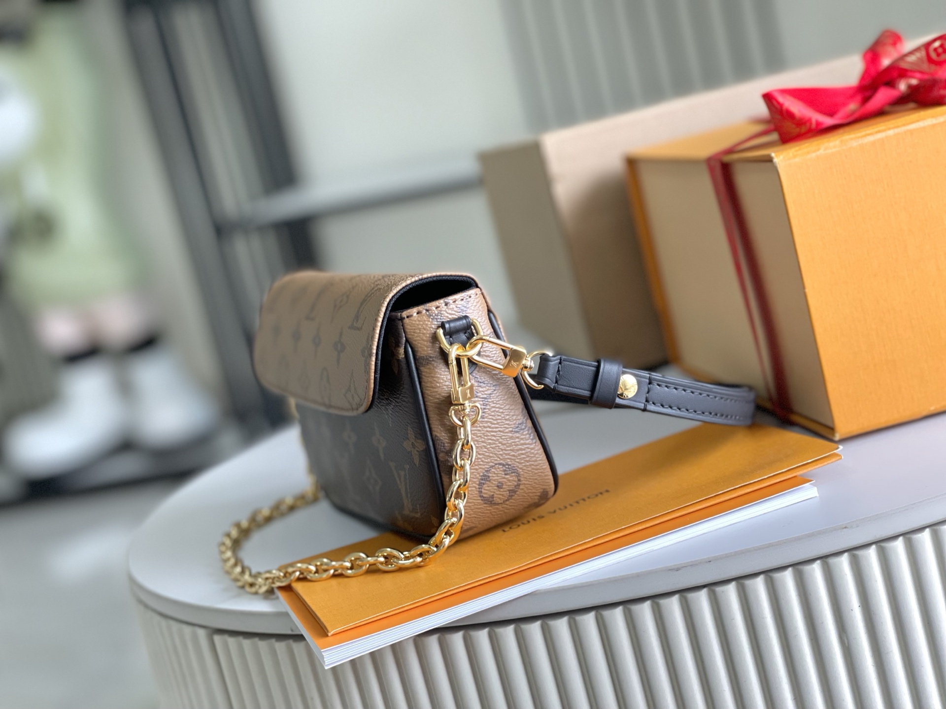 特級全鋼五金の高品質イタリアンレザー製ハンドバッグ