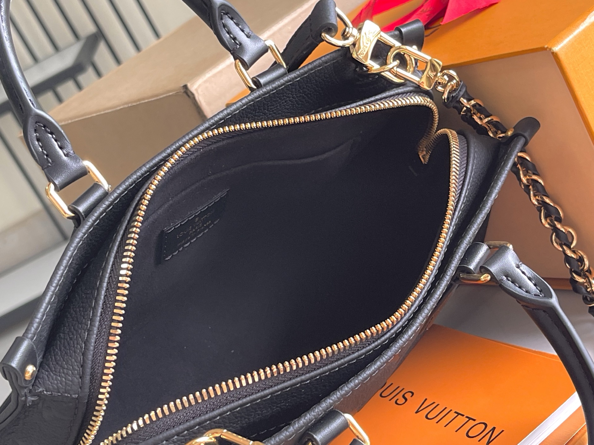 Louis Vuitton M23640 Black Leather Handbag with Chain Strap 8 i1750565387498 5859 0 5