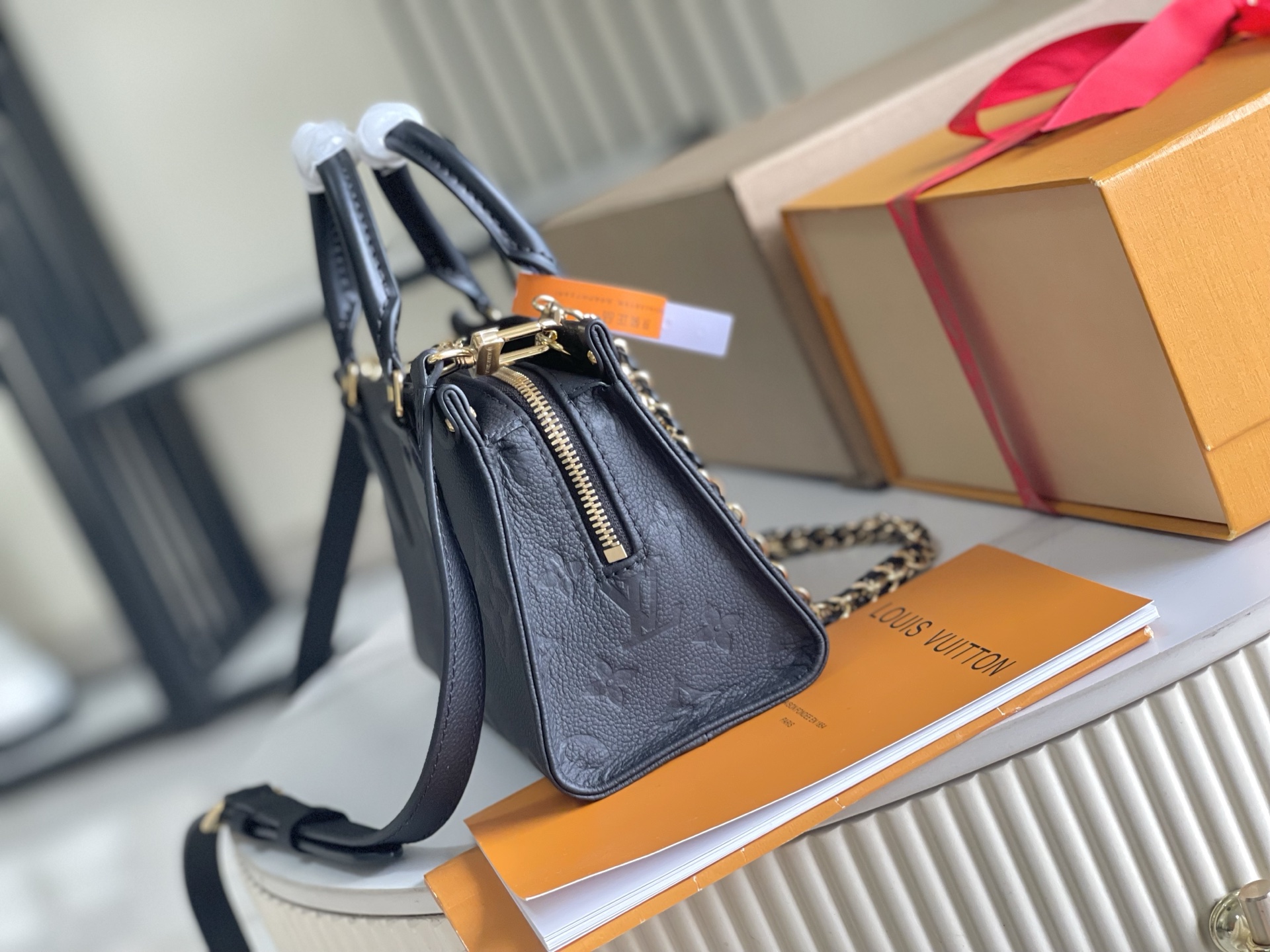 Louis Vuitton M23640 Black Leather Handbag with Chain Strap 3 i1750565389143 7050 0 2