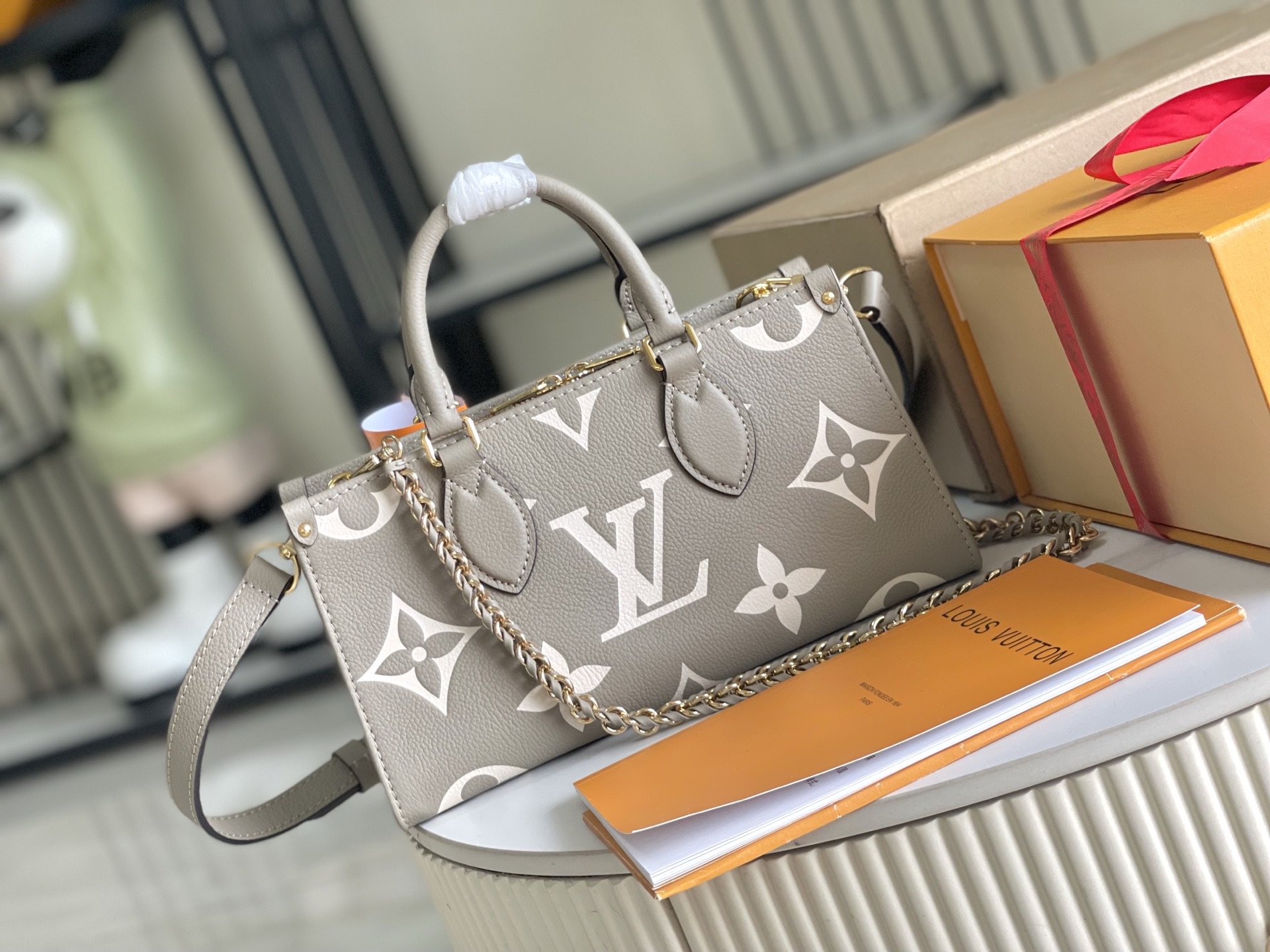 Louis Vuitton M23641 Bag, Premium Leather, Complete Packaging, 23x12x4.3 CM 3 i1750565593021 5306 0 1