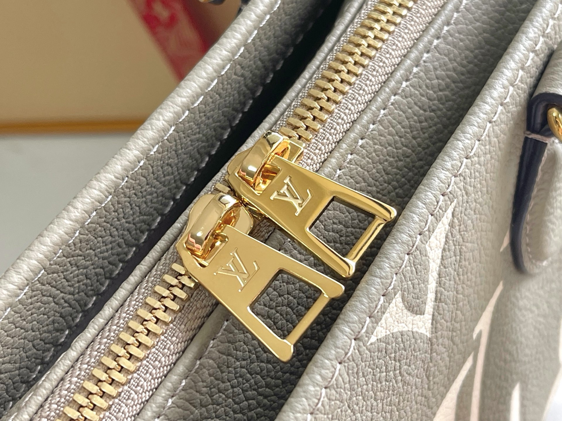 Louis Vuitton M23641 Bag, Premium Leather, Complete Packaging, 23x12x4.3 CM 7 i1750565594167 4478 0 5