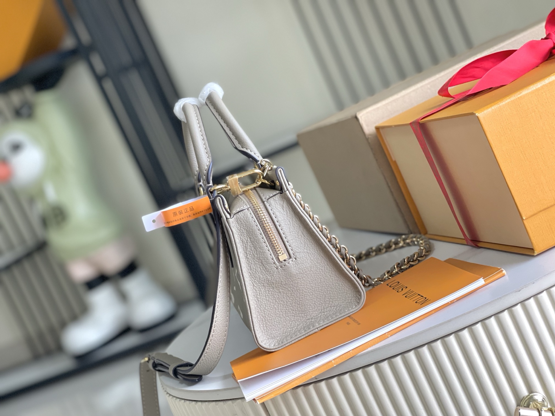 Louis Vuitton M23641 Bag, Premium Leather, Complete Packaging, 23x12x4.3 CM 4 i1750565594207 6482 0 2