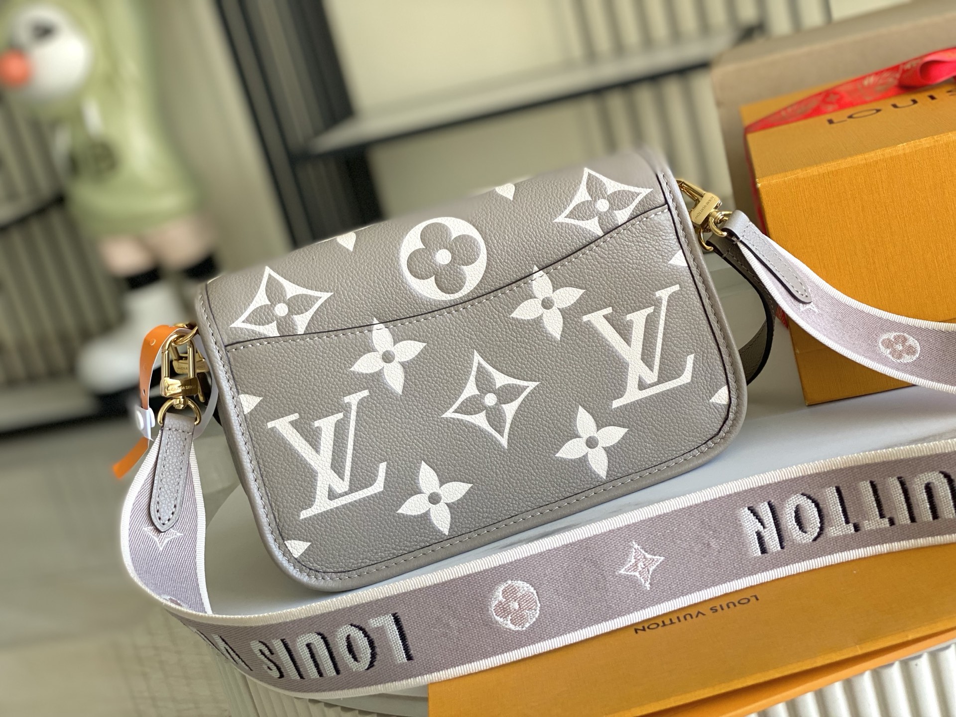 Louis Vuitton Gray Monogram Empreinte Marais Shoulder Bag M46583 5 i1753598324690 5137 0 3