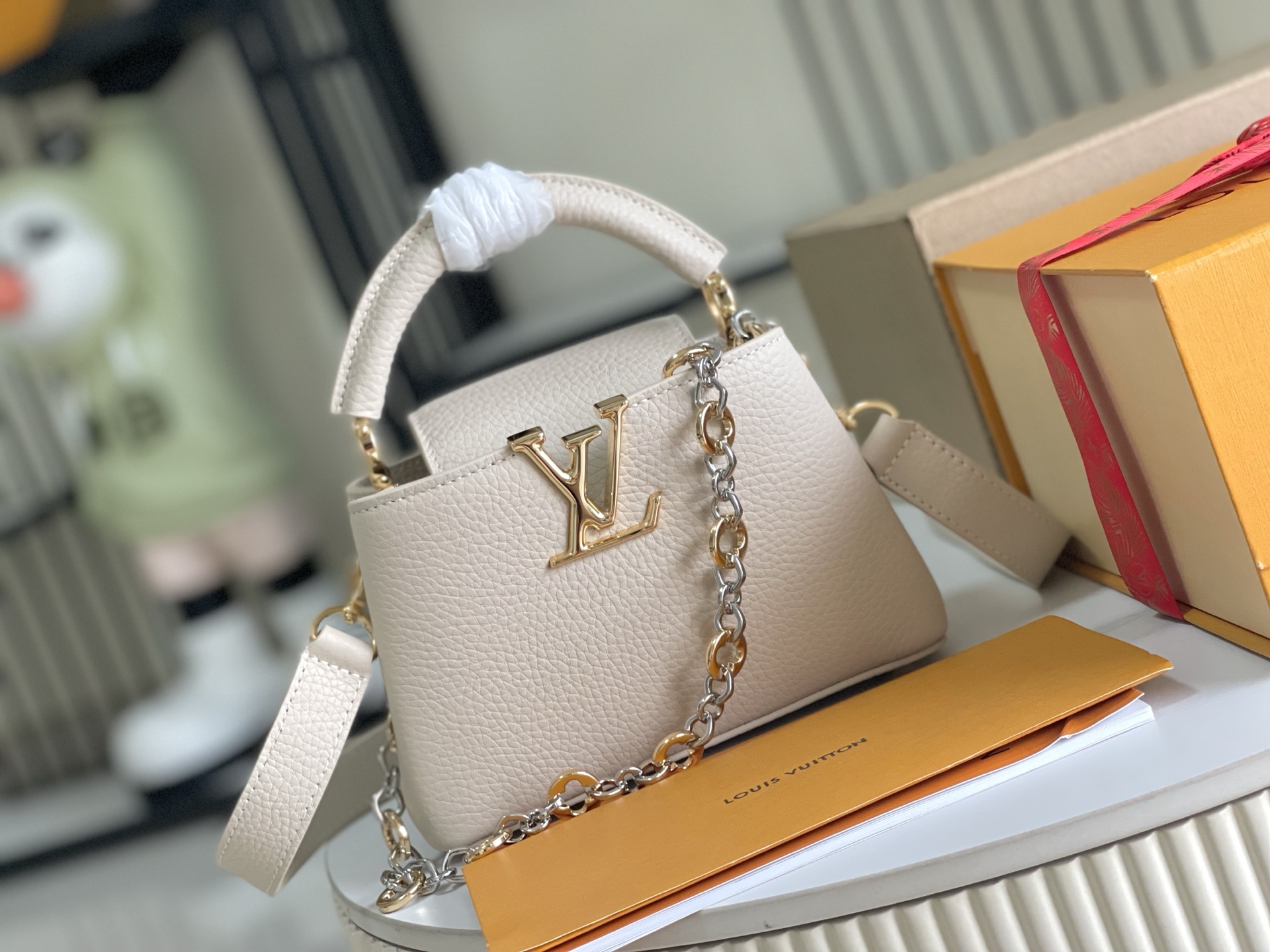 特级精品原厂皮米白迷你CapucinesBB手袋