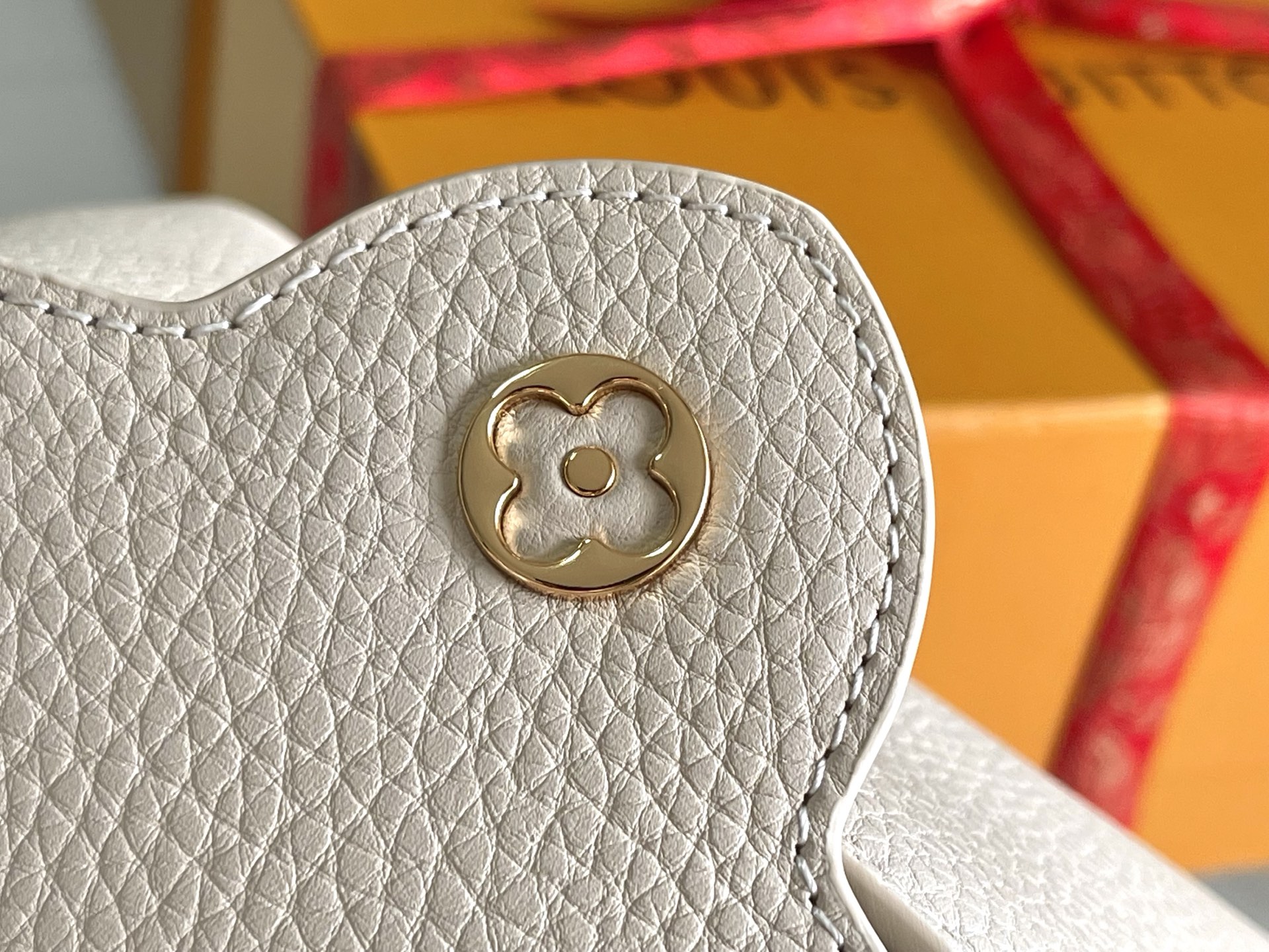 特级精品原厂皮米白迷你CapucinesBB手袋