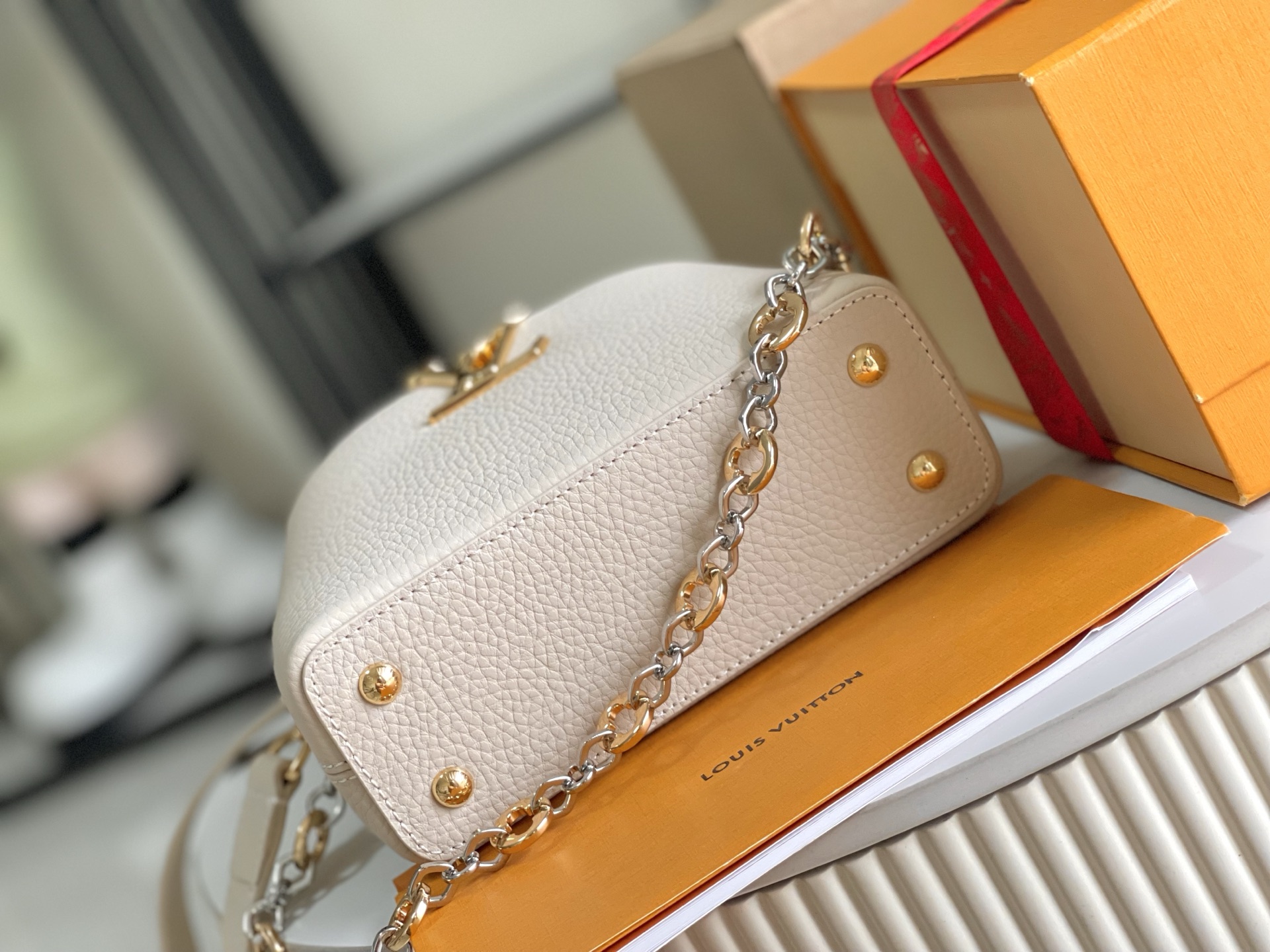 特级精品原厂皮米白迷你CapucinesBB手袋