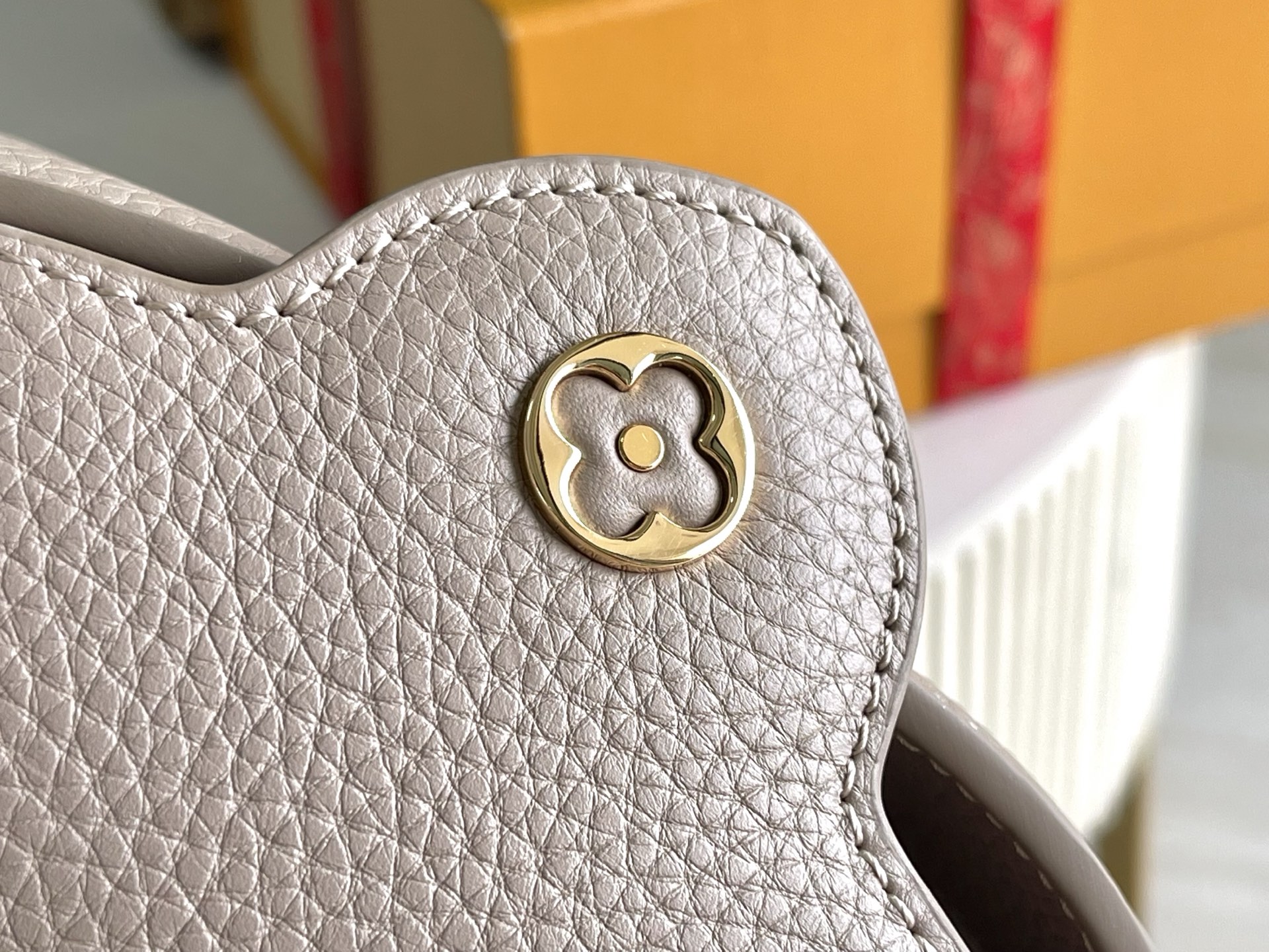 特级原厂皮灰色迷你CapucinesBB手袋