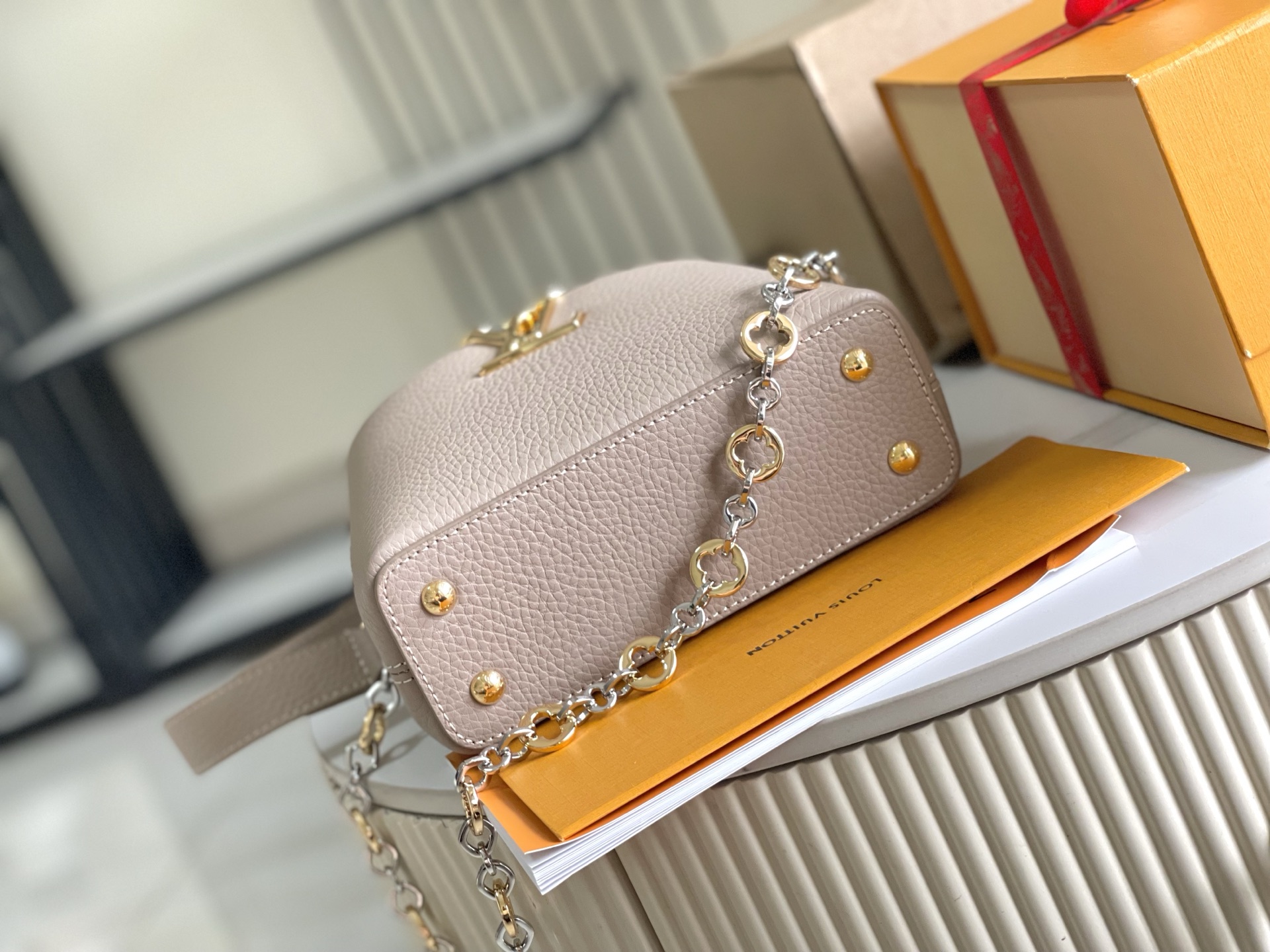 特级原厂皮灰色迷你CapucinesBB手袋