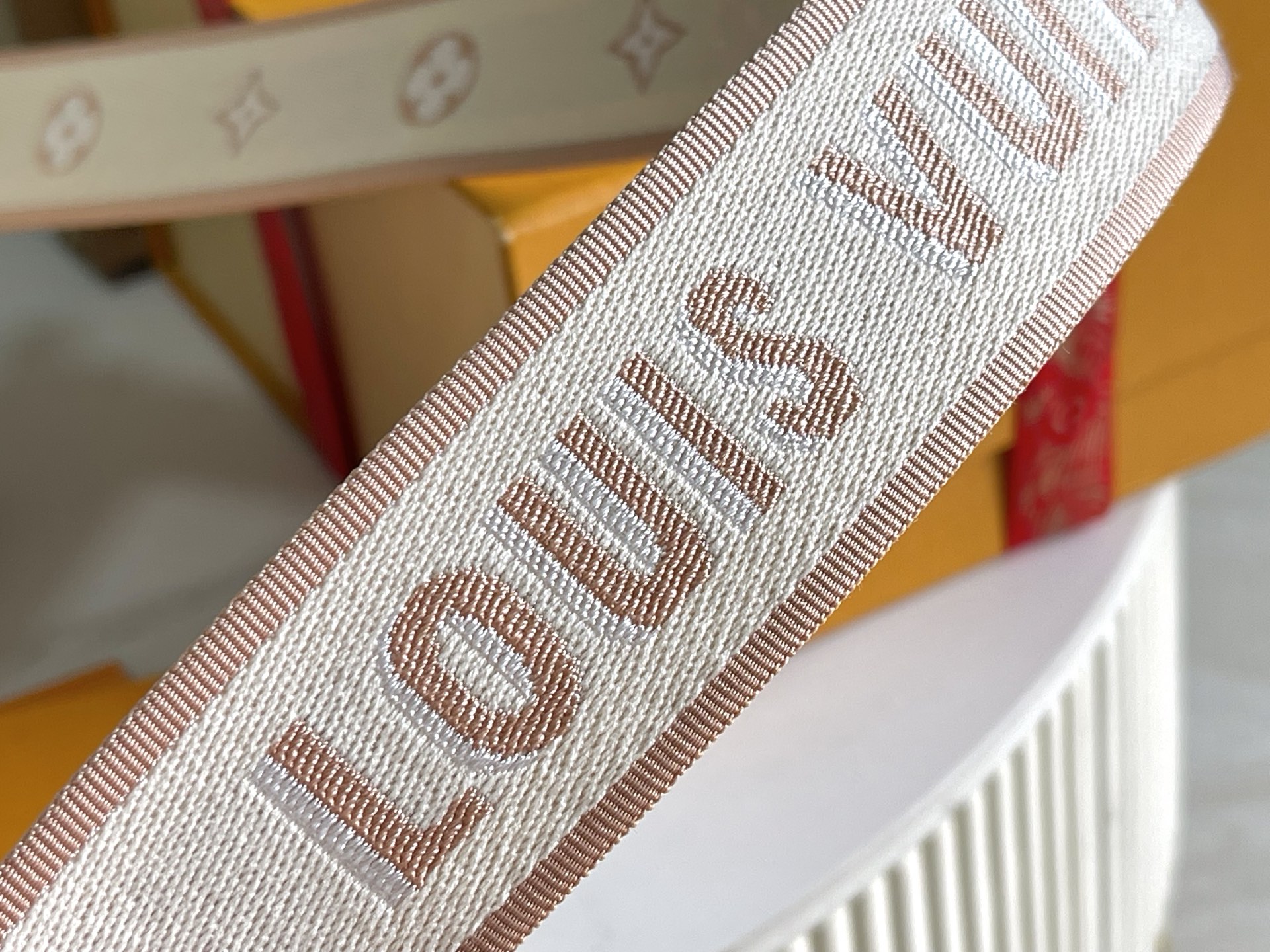 Louis Vuitton White Embossed Leather Shoulder Bag with Adjustable Strap 7 i1755323519189 663 0 6