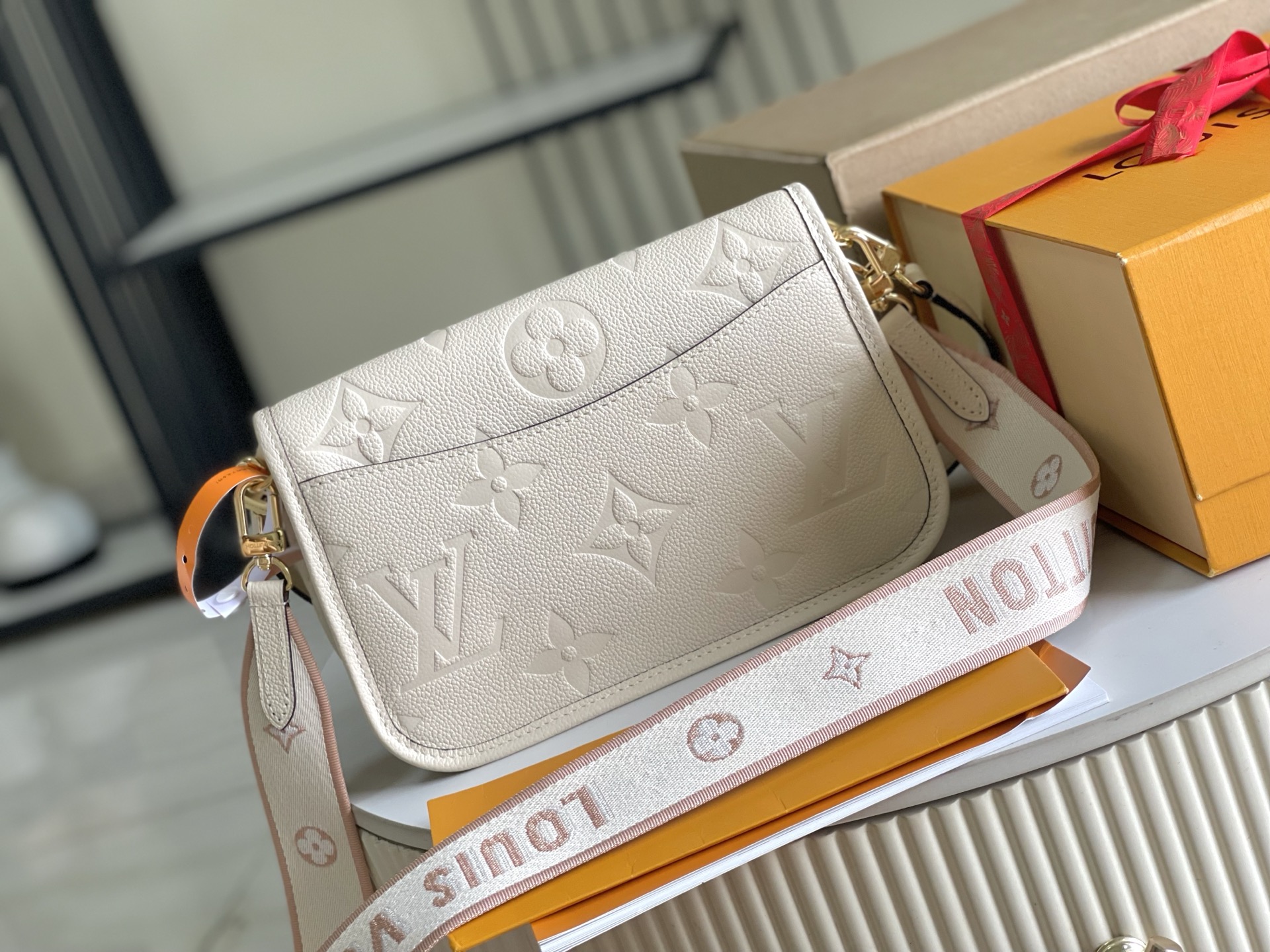 Louis Vuitton White Embossed Leather Shoulder Bag with Adjustable Strap 4 i1755323519189 8709 0 3
