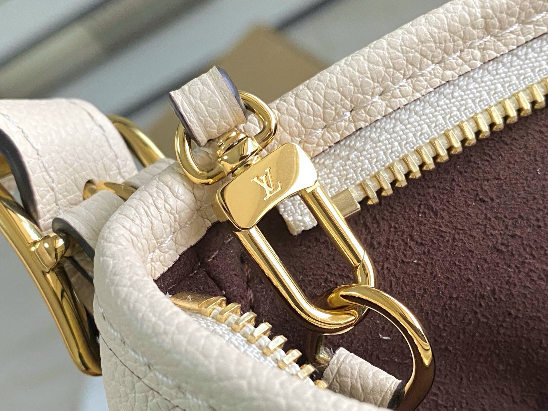 Louis Vuitton White Leather Embossed Monogram Hobo Bag, 24x29.5x12 CM 7 i1755666079200 5749 0 6
