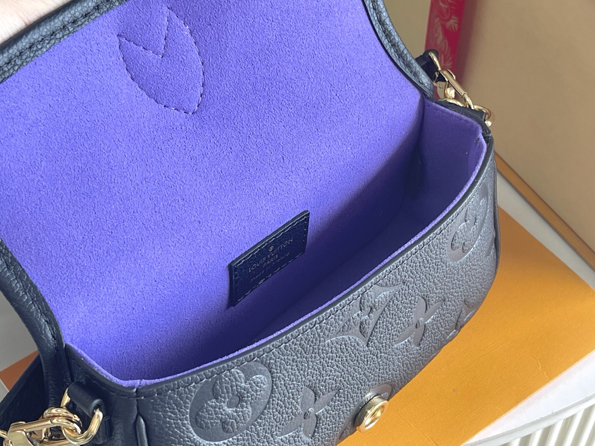 Louis Vuitton Black Leather Shoulder Bag, 19x10.5x6 CM, with Packaging 9 i1756705852053 2367 0 8