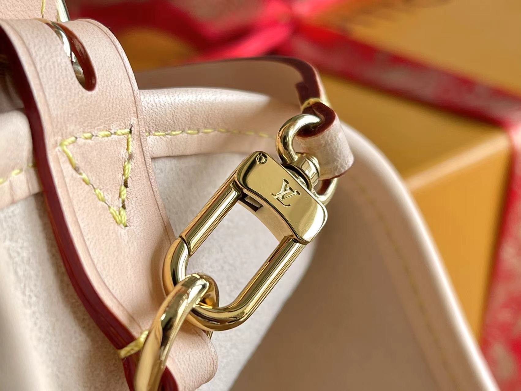 p1050。（163 芯片）特级配全套包装 特级全钢五金 原厂皮M13661 皮料是正品代工厂意大利A级皮料（特级正品）:所谓的特级正品．是在于品质、五金、面料、手工、油边、A级出品、拍摄图跟产品一致丶配图上的全套包装.尺寸:29x24x12CM