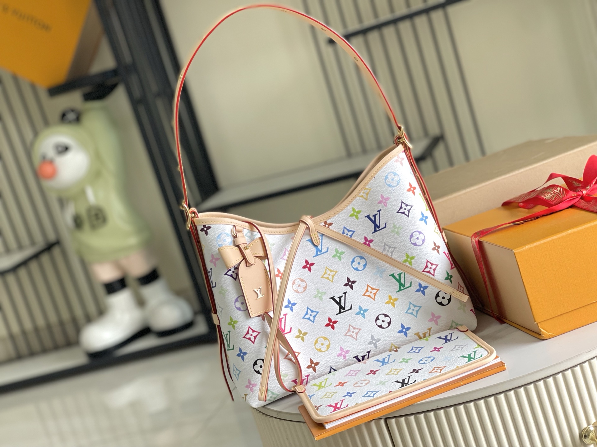 p1050。（163 芯片）特级配全套包装 特级全钢五金 原厂皮M13661 皮料是正品代工厂意大利A级皮料（特级正品）:所谓的特级正品．是在于品质、五金、面料、手工、油边、A级出品、拍摄图跟产品一致丶配图上的全套包装.尺寸:29x24x12CM