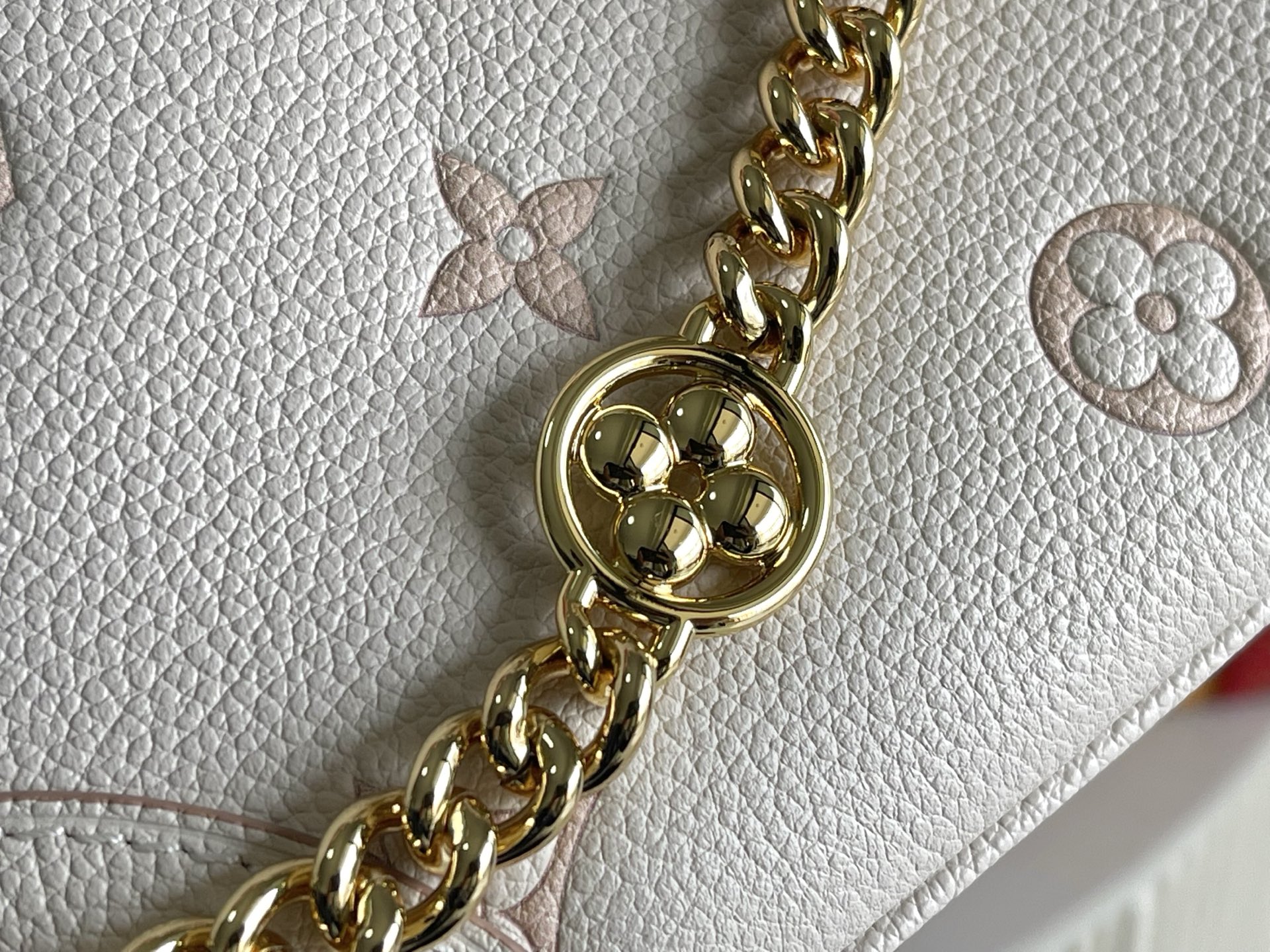 p1080。（163 芯片）特级配全套包装【特级全钢五金 原厂皮】M14634 皮料是意大利A级皮料是在于品质、五金、面料、手工、油边、A级出品、图片跟产品一致丶配全套包装.尺寸:29x16x9.5CM 