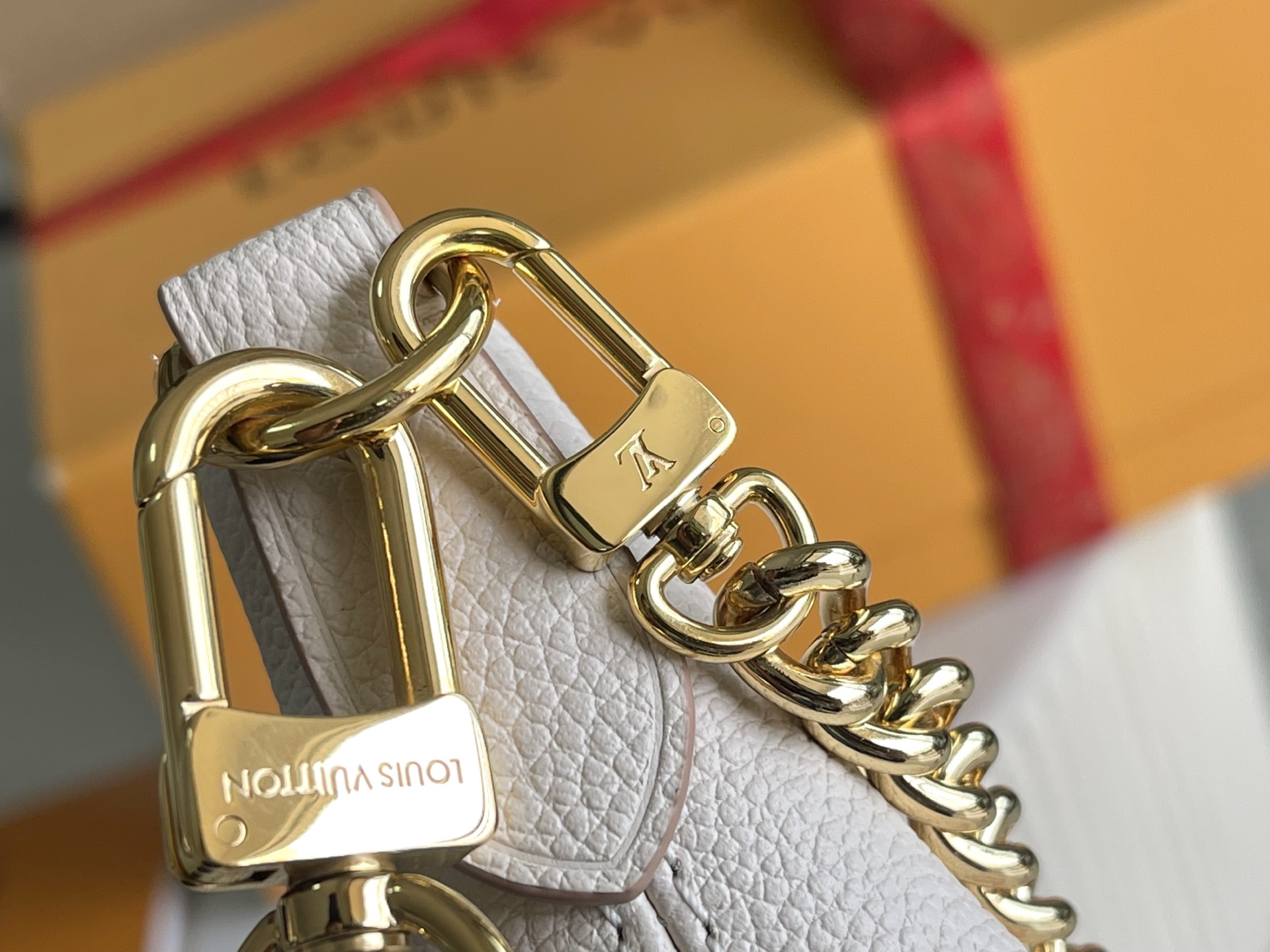 p1080。（163 芯片）特级配全套包装【特级全钢五金 原厂皮】M14634 皮料是意大利A级皮料是在于品质、五金、面料、手工、油边、A级出品、图片跟产品一致丶配全套包装.尺寸:29x16x9.5CM 