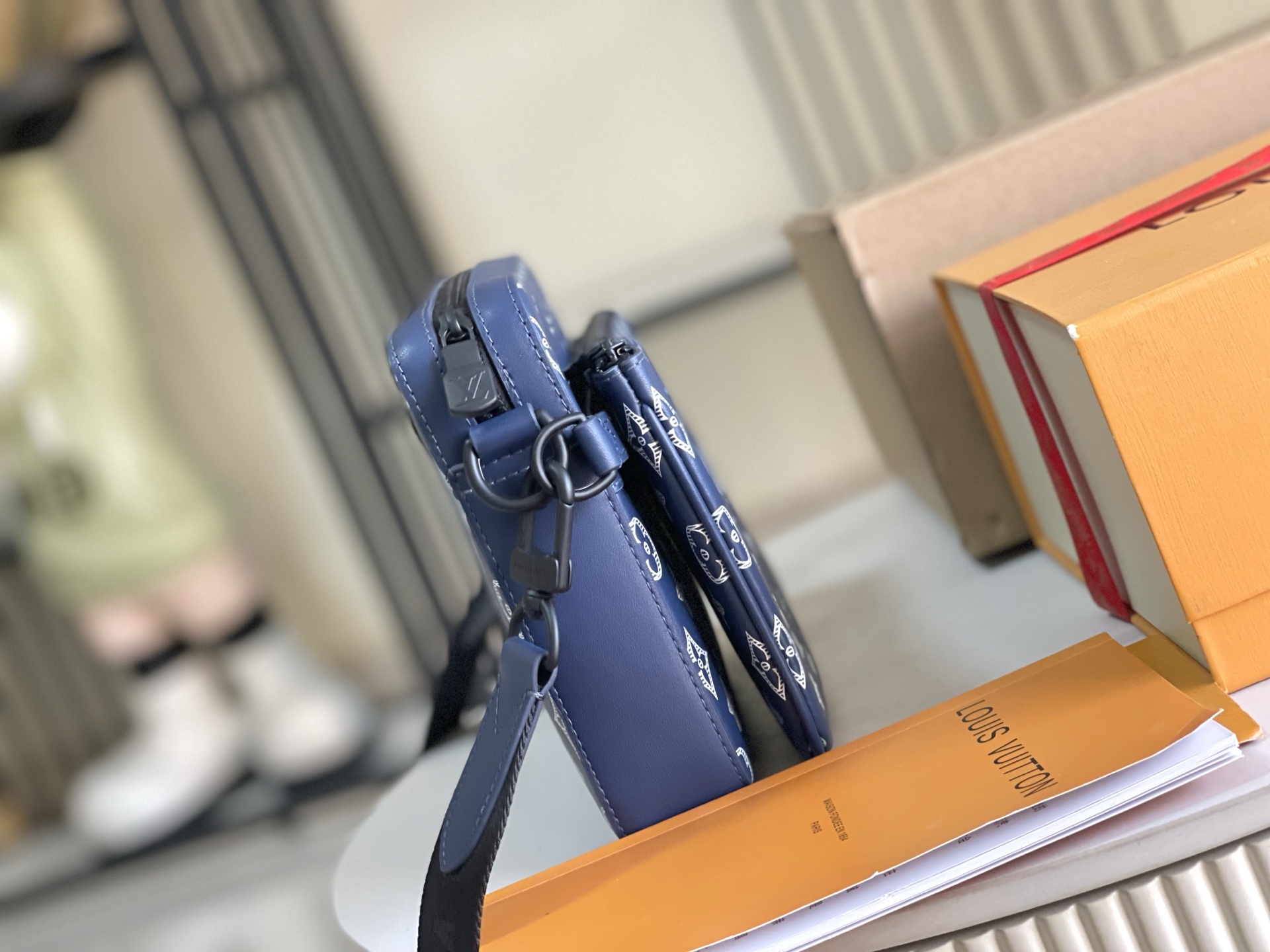 p1090。（163 芯片）特级配全套包装【特级全钢五金 原厂皮】M24753 皮料是意大利A级皮料是在于品质、五金、面料、手工、油边、A级出品、图片跟产品一致丶配全套包装.尺寸:25x18x7CM