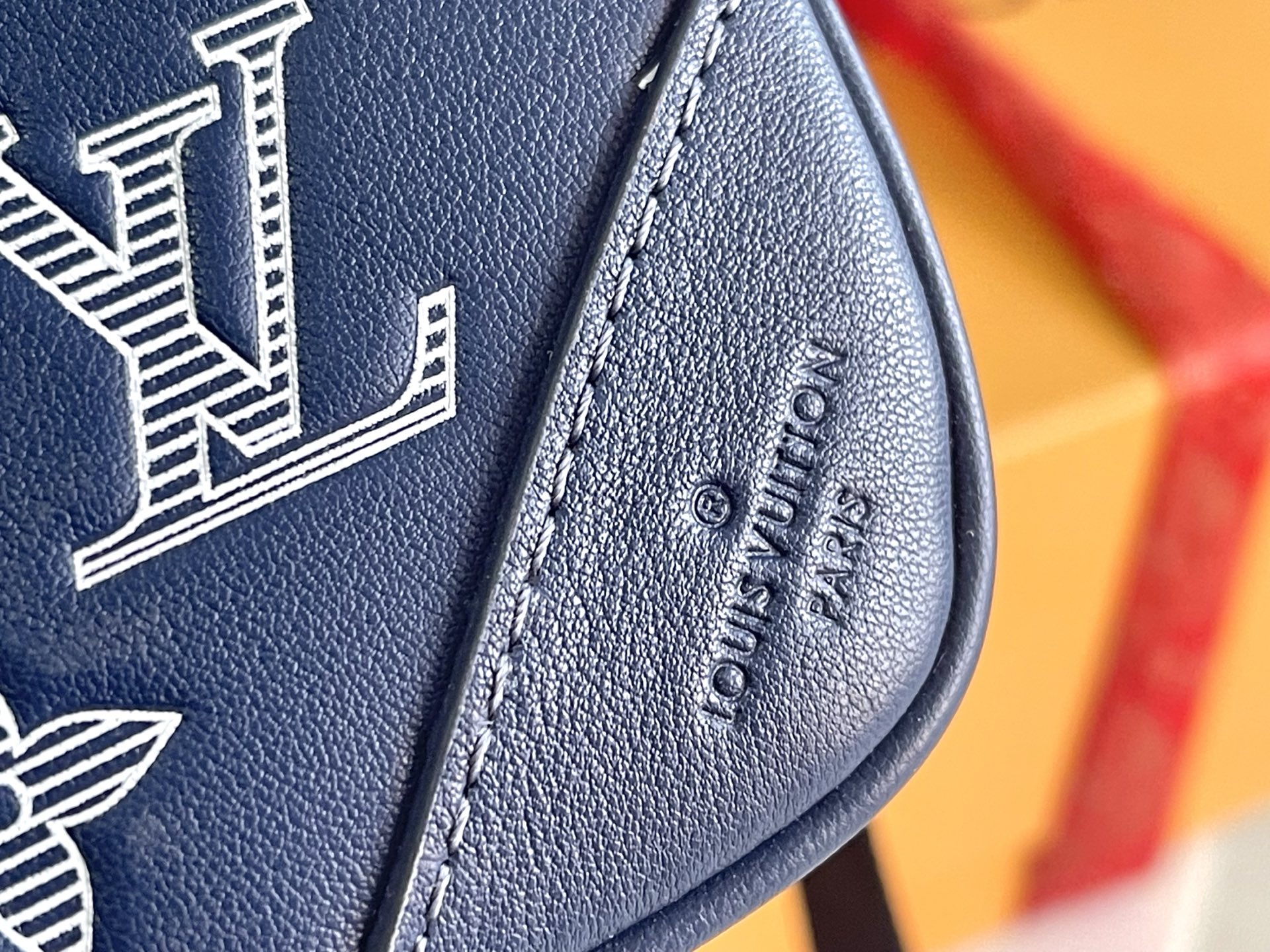 p1090。（163 芯片）特级配全套包装【特级全钢五金 原厂皮】M24753 皮料是意大利A级皮料是在于品质、五金、面料、手工、油边、A级出品、图片跟产品一致丶配全套包装.尺寸:25x18x7CM