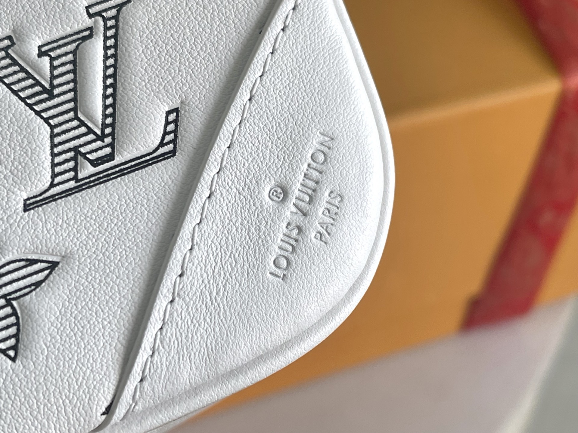 p1090。（163 芯片）特级配全套包装【特级全钢五金 原厂皮】M24754 皮料是意大利A级皮料是在于品质、五金、面料、手工、油边、A级出品、图片跟产品一致丶配全套包装.尺寸:25x18x7CM