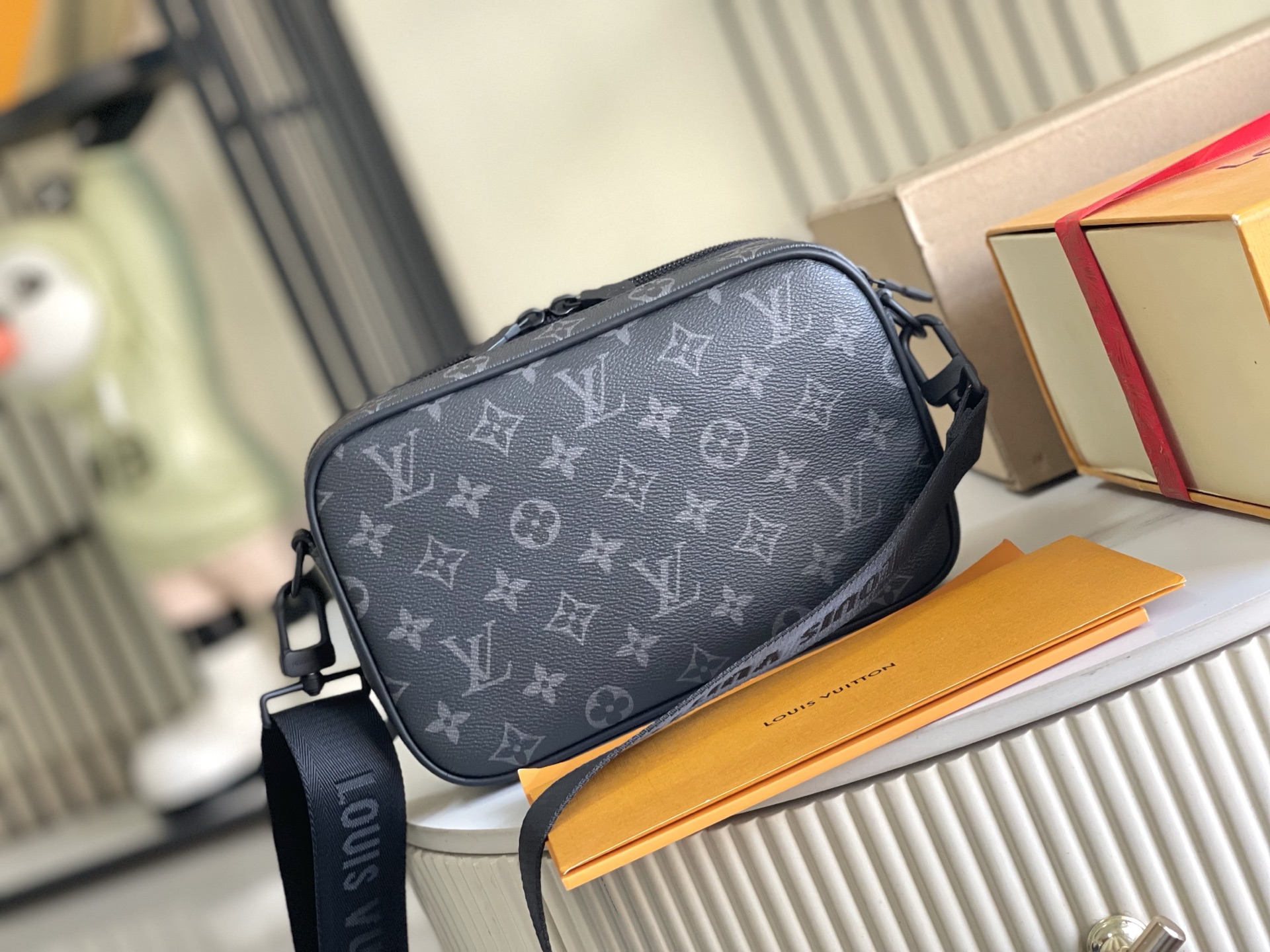 p900。（163 芯片）特级配全套包装【特级全钢五金 原厂皮】M46955 皮料是意大利A级皮料是在于品质、五金、面料、手工、油边、A级出品、图片跟产品一致丶配全套包装.尺寸:24x16x8CM 