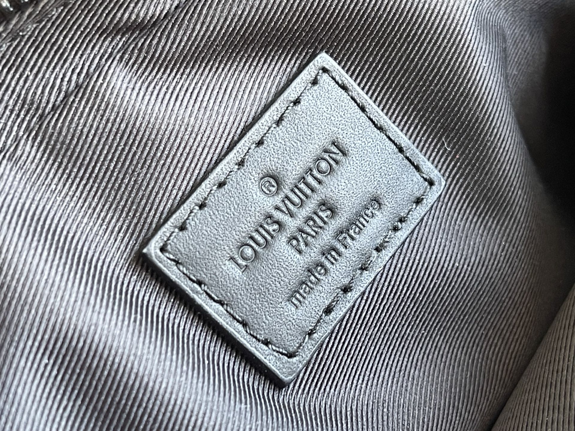 p900。（163 芯片）特级配全套包装【特级全钢五金 原厂皮】M46955 皮料是意大利A级皮料是在于品质、五金、面料、手工、油边、A级出品、图片跟产品一致丶配全套包装.尺寸:24x16x8CM 