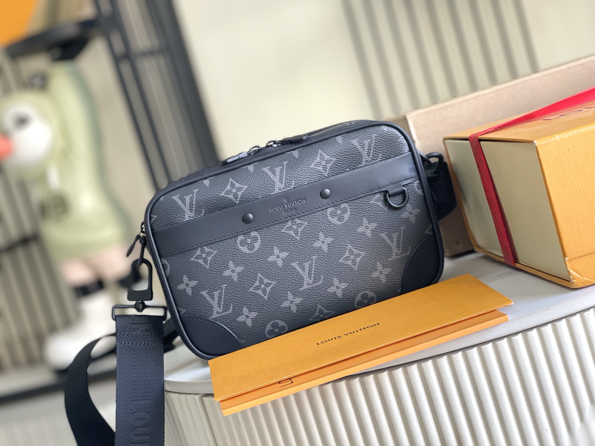 p900。（163 芯片）特级配全套包装【特级全钢五金 原厂皮】M46955 皮料是意大利A级皮料是在于品质、五金、面料、手工、油边、A级出品、图片跟产品一致丶配全套包装.尺寸:24x16x8CM 