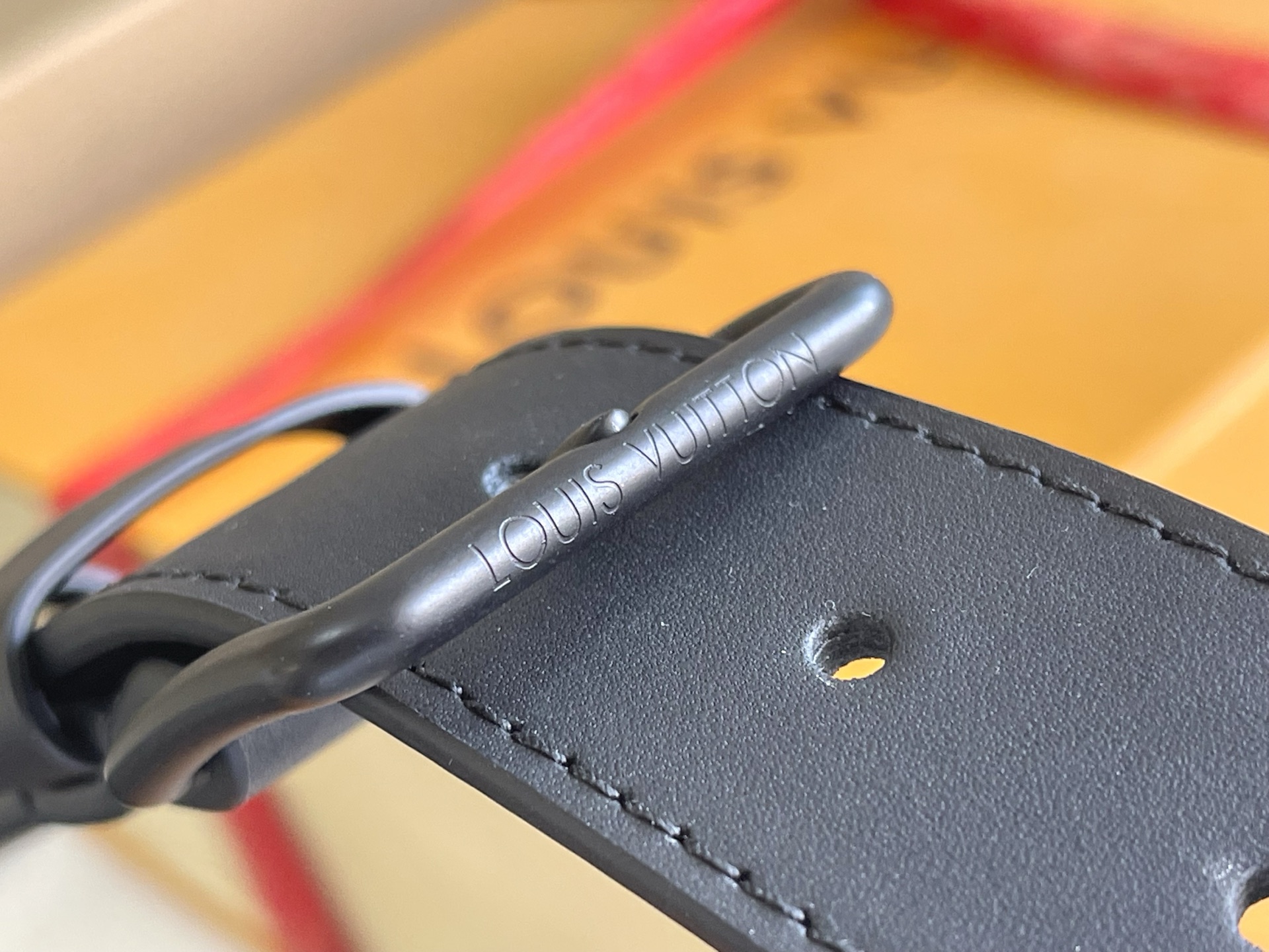 p990。（163 芯片）特级配全套包装【特级全钢五金 原厂皮】M46795 皮料是意大利A级皮料是在于品质、五金、面料、手工、油边、A级出品、图片跟产品一致丶配全套包装.尺寸:24x17x5CM 