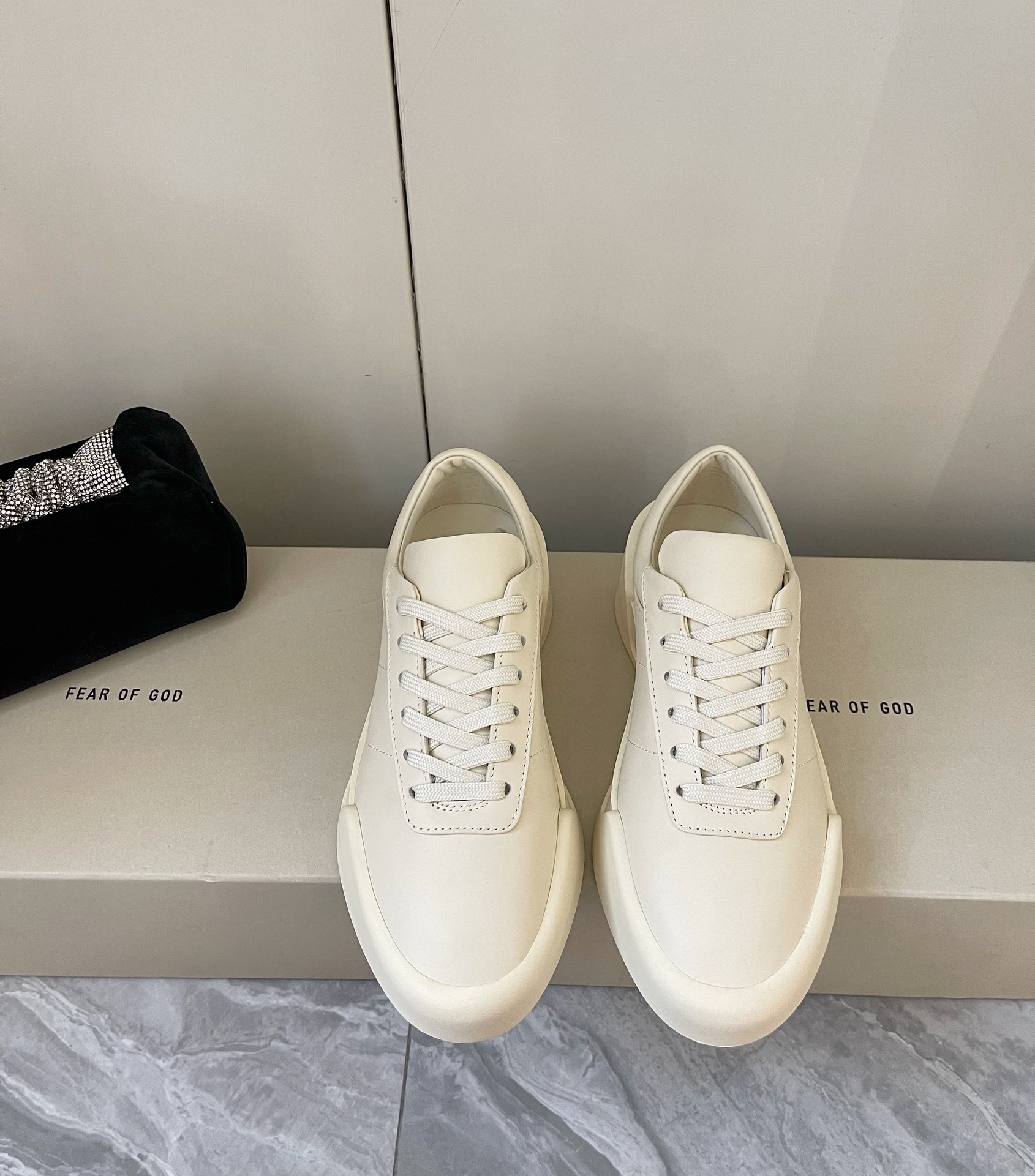 Luxurious Fear of God Silk-Skin Summer Sneakers in Rice and Sand Colors - 图片 9