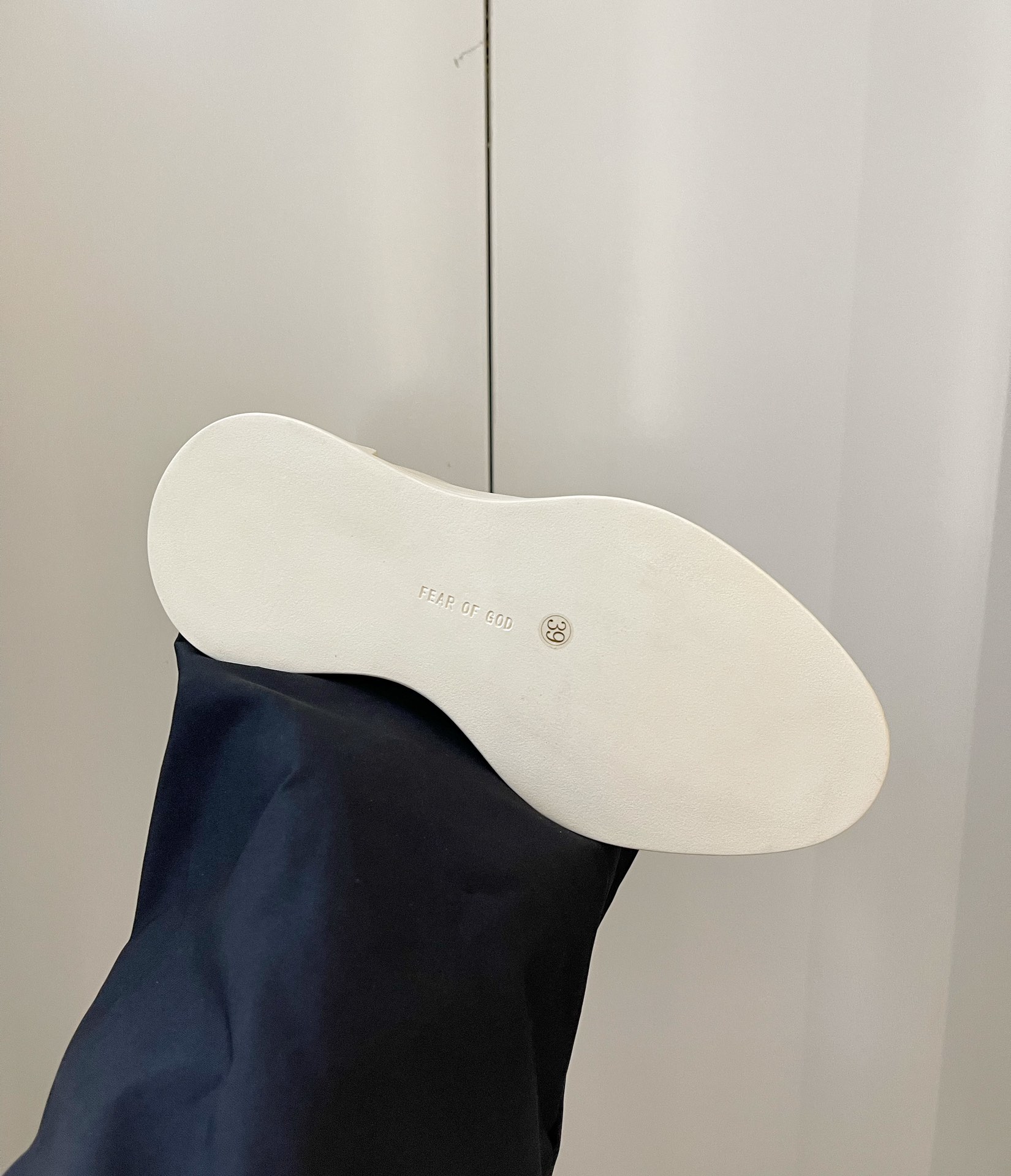 Luxurious Fear of God Silk-Skin Summer Sneakers in Rice and Sand Colors - 图片 8