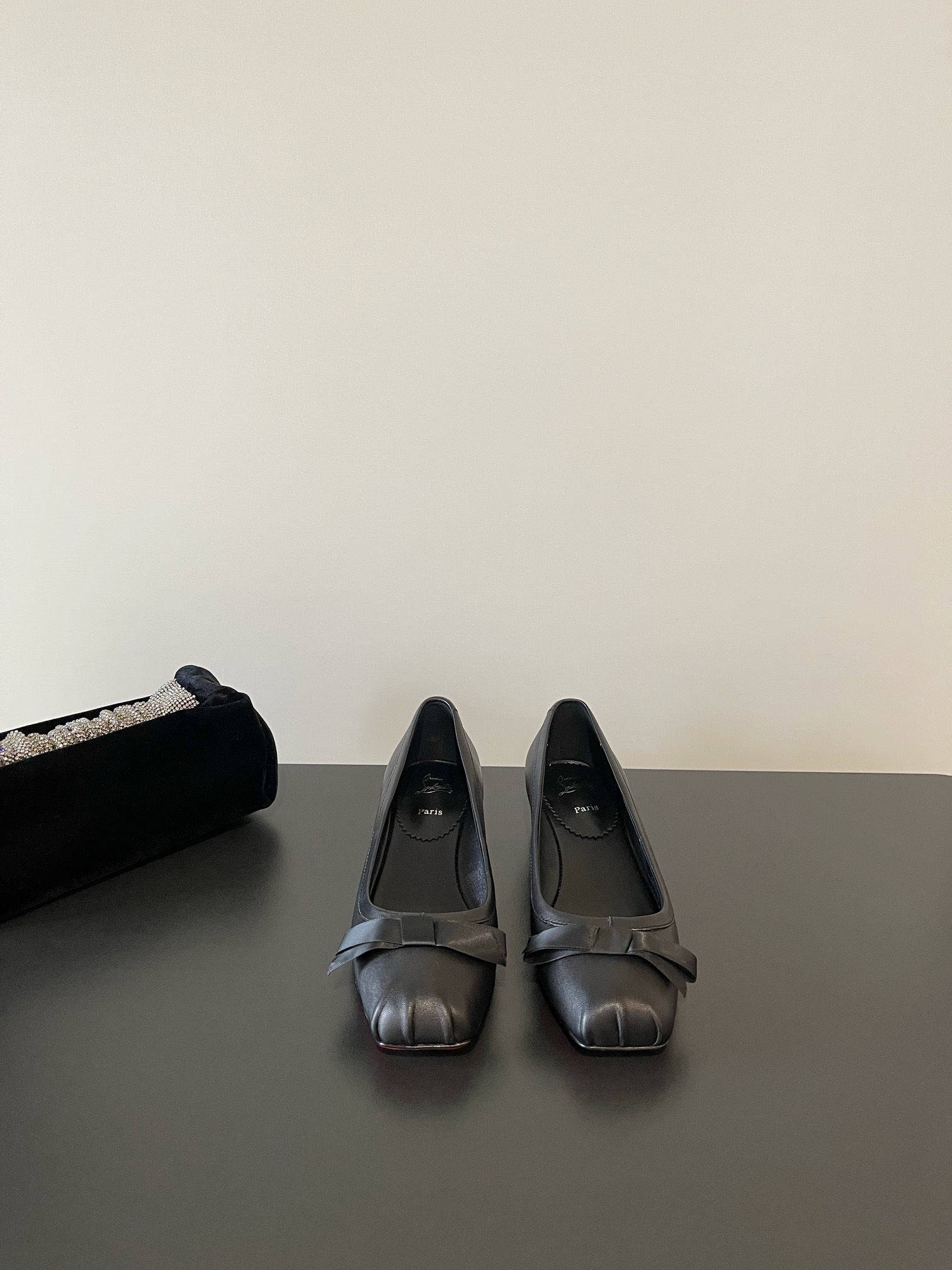 Stylish and Comfortable: CL Summer Shoes Collection Overview - 图片 5