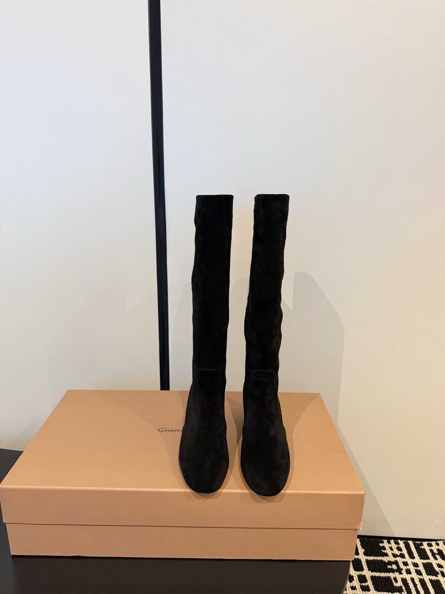 NO:705957,' 'Gianvito Rossi25/Autumn and winter ~ hot thick heel boots, customized imported suede inside, color dark brown/apricot/caramel/black, high heel flat/6cm/8cm, size 35-39, boots, boots, chamois leather19860909「 」Gianvito Rossi25/秋冬～大热粗跟长靴 面内定制进口麂皮 颜色深棕/杏/焦糖/黑 跟高平底/6cm/8cm 尺码35-39,靴子,boots,chamois leather,Women's Shoes