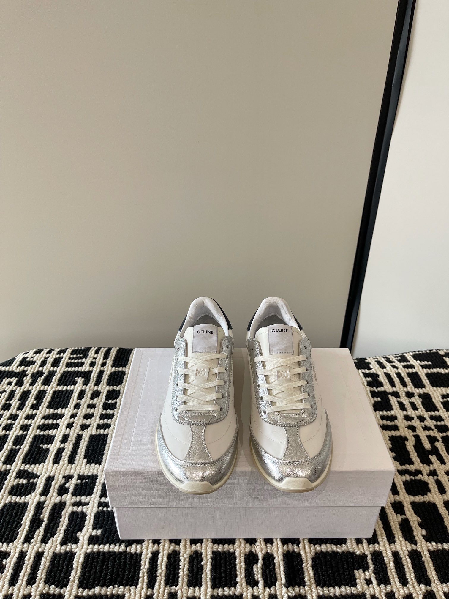 NO:723232,CELINE latest color moral training shoes. Purchase original 1:1 developed outsole. Original developed rubber sole. Size 35-39 (40 customized), casual shoes/sports shoes, celine, sneakers19860909CELINE 最新色 德训鞋 购入原版1比1开发 大底原版开发橡胶底 码数35-39(40定做),休闲鞋/运动鞋,celine,sneakers,Women's Shoes